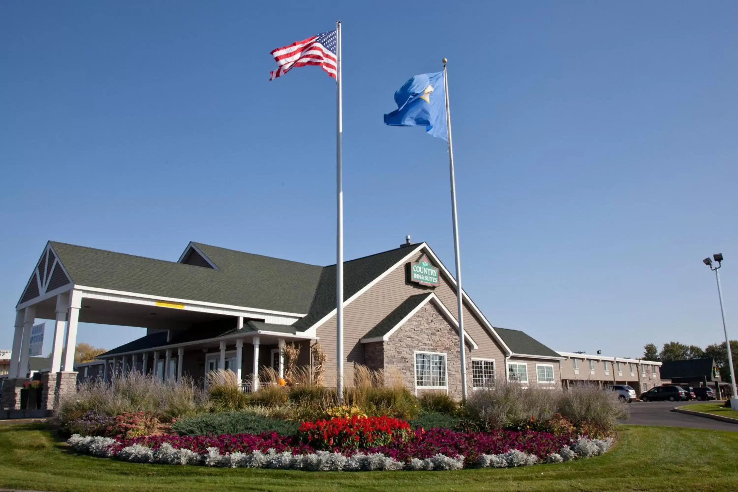 Facade/entrance, Property Building in Country Inn & Suites by Radisson, Woodbury, MN