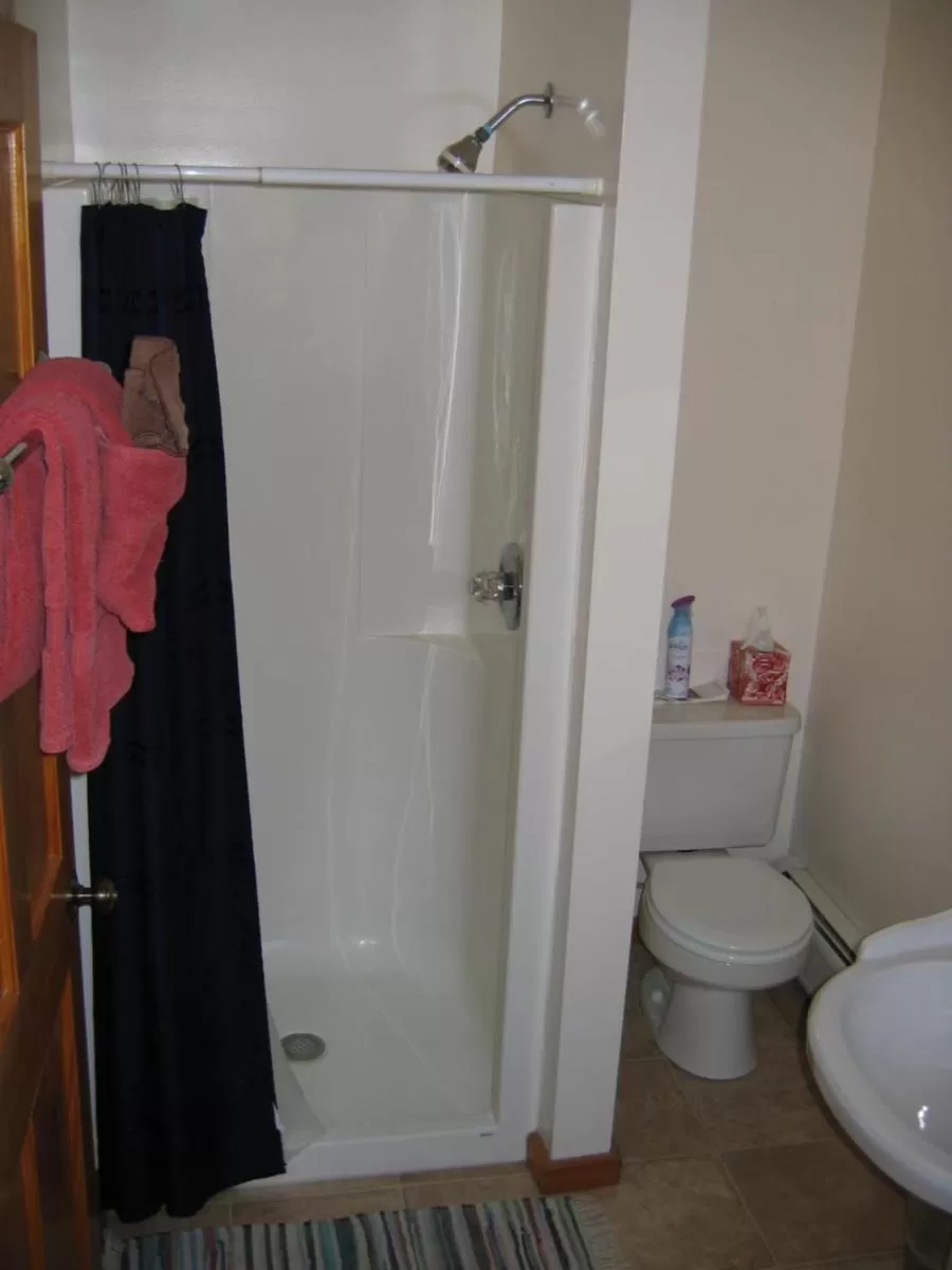 Bathroom in Trails End Inn