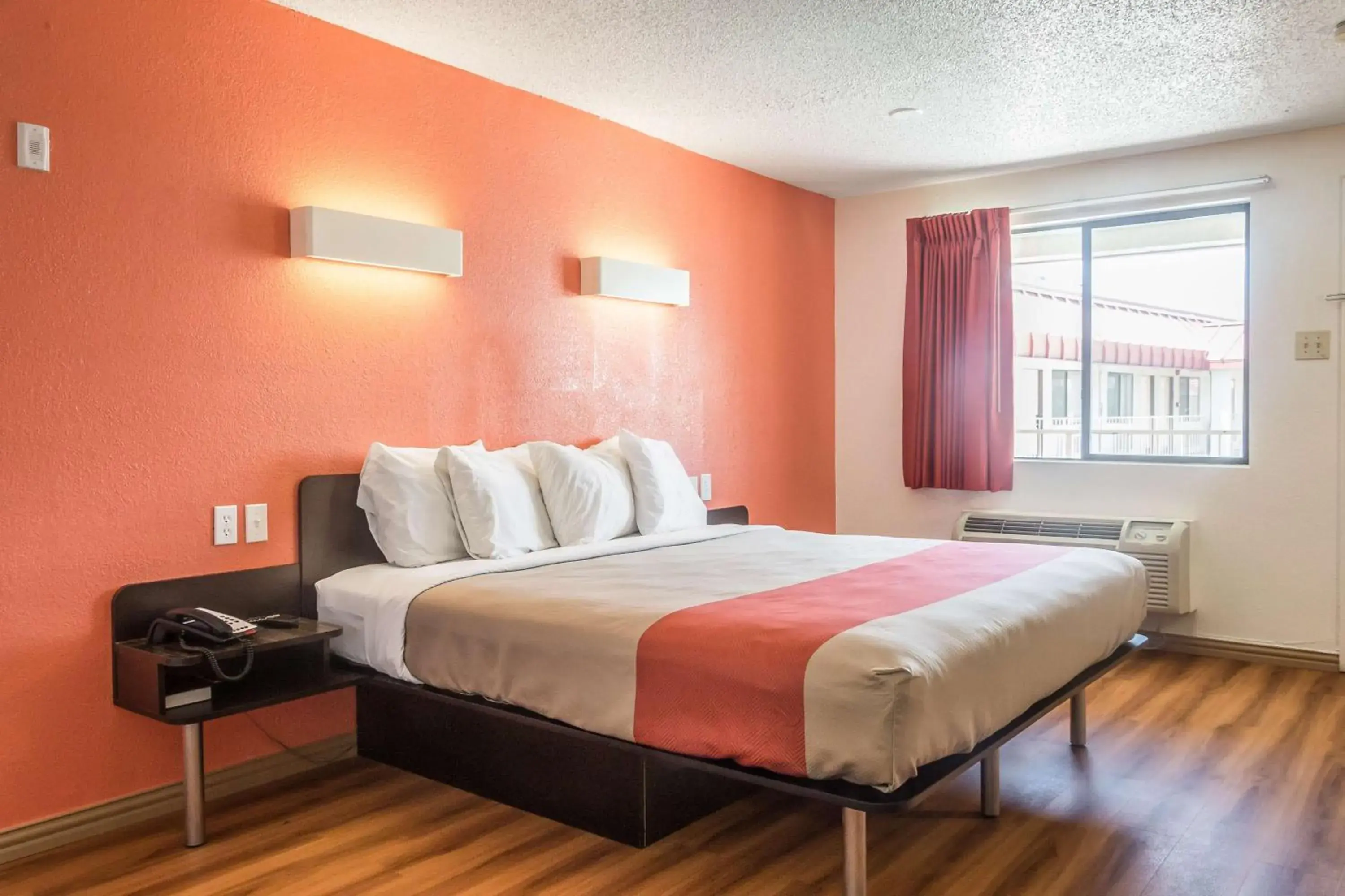 Photo of the whole room, Bed in Motel 6-Mesquite, TX - Rodeo - Convention Ctr Photo of the whole room, Bed in Motel 6-Mesquite, TX - Rodeo - Convention Ctr