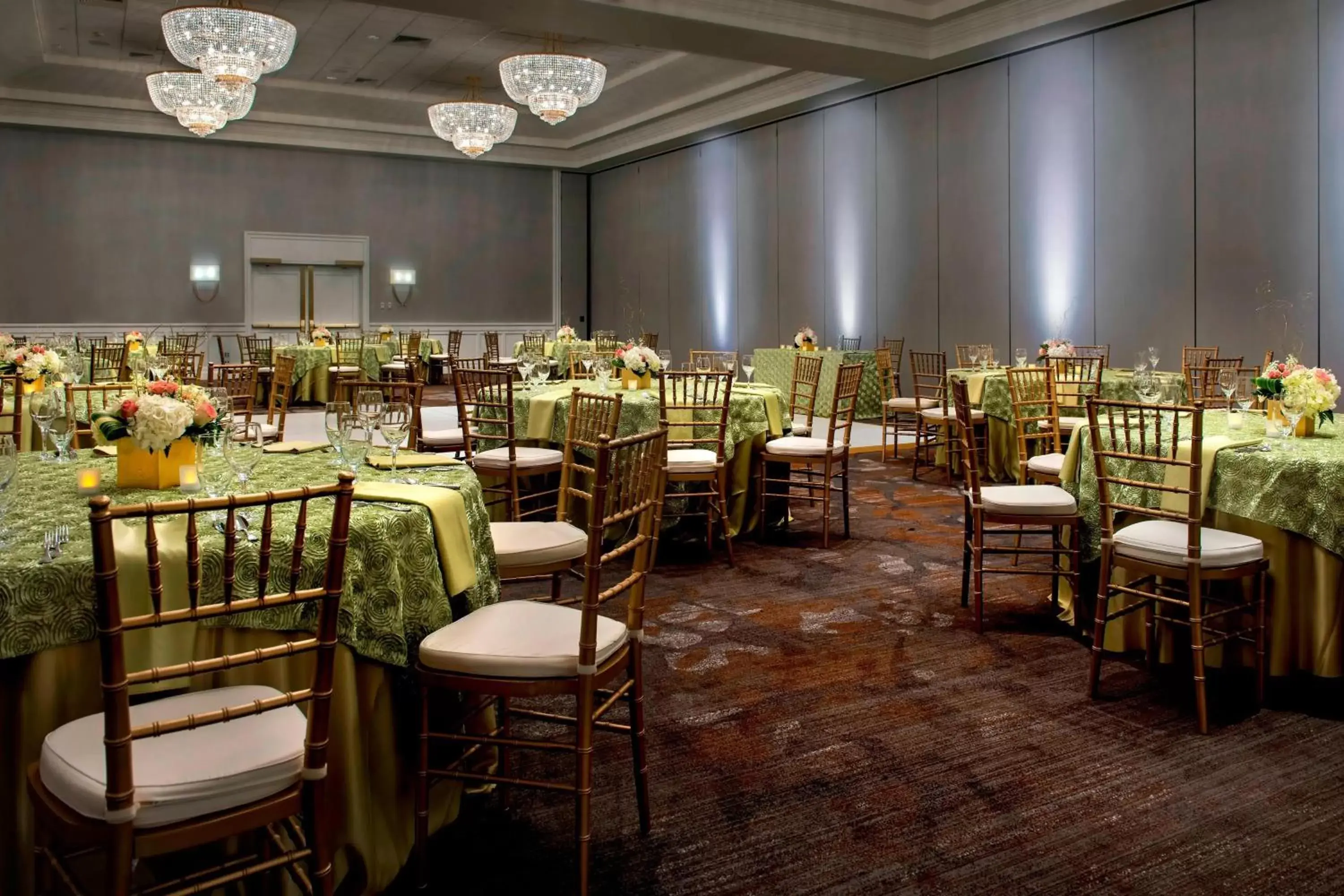 Banquet/Function facilities, Restaurant/Places to Eat in Marriott Boston Quincy