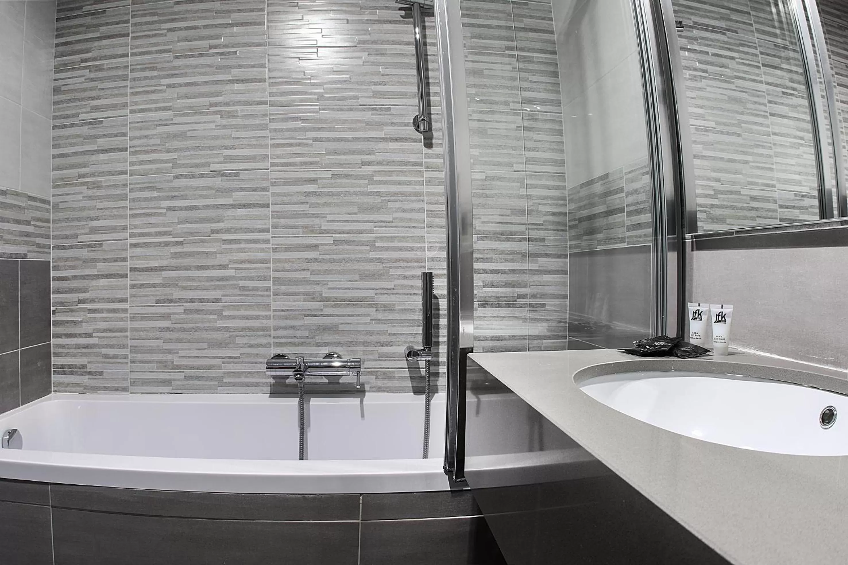 Bathroom in Best Western JFK Hotel