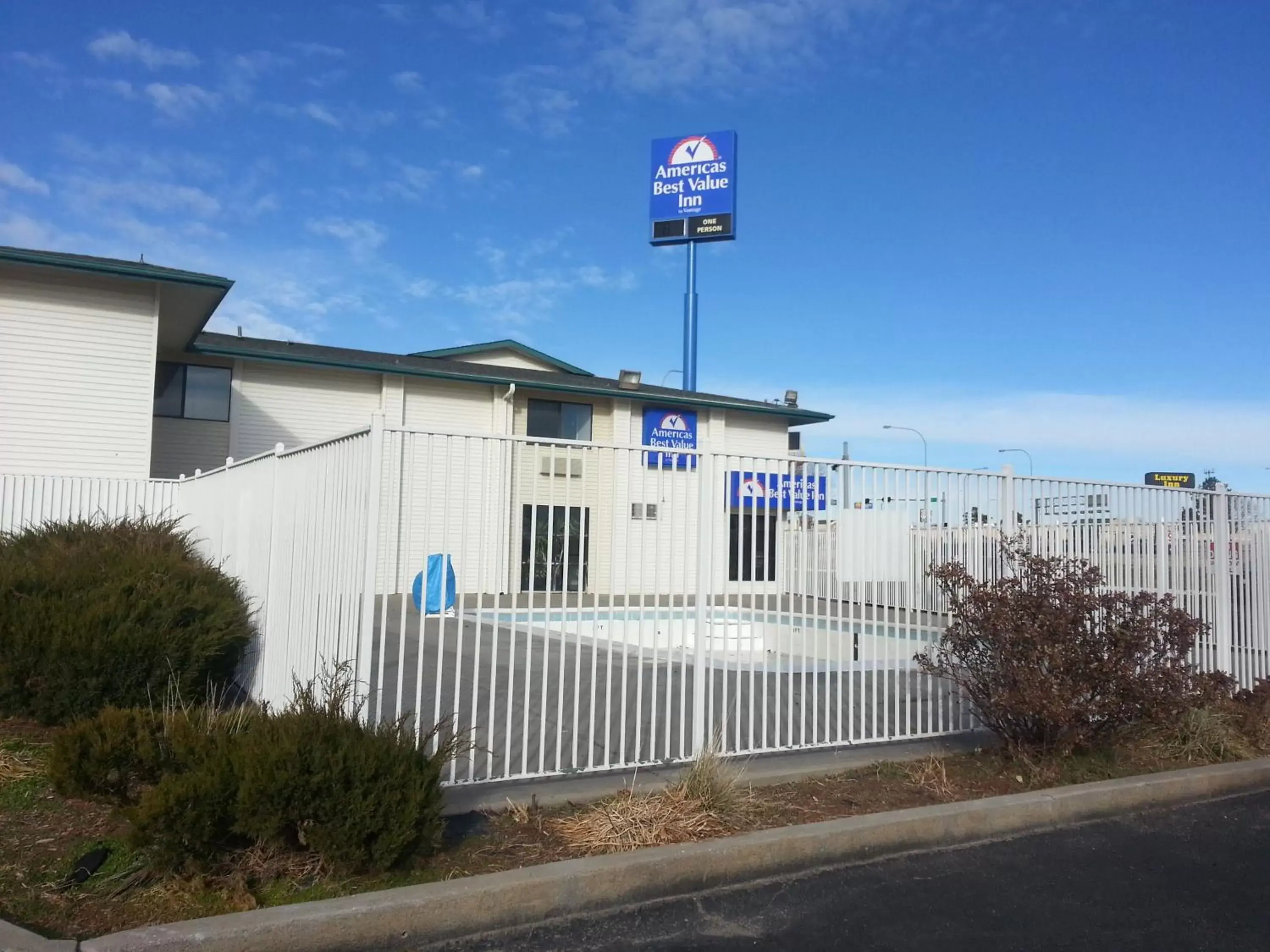 Street view, Property Building in Americas Best Value Inn - Lincoln Airport