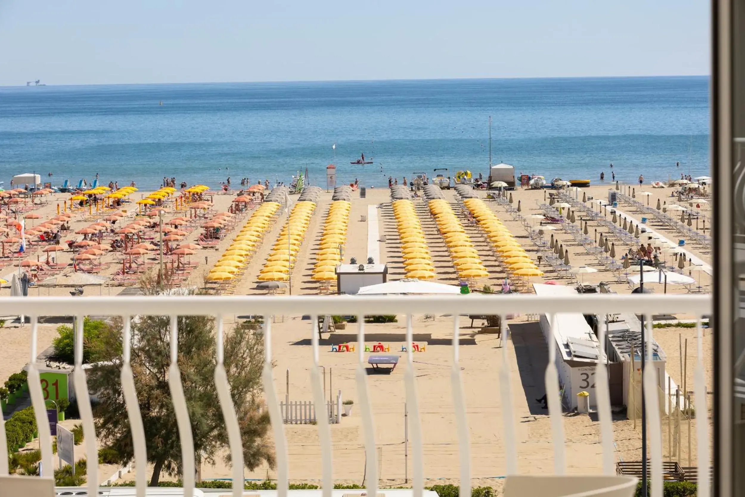 View (from property/room), Beach in Hotel Continental