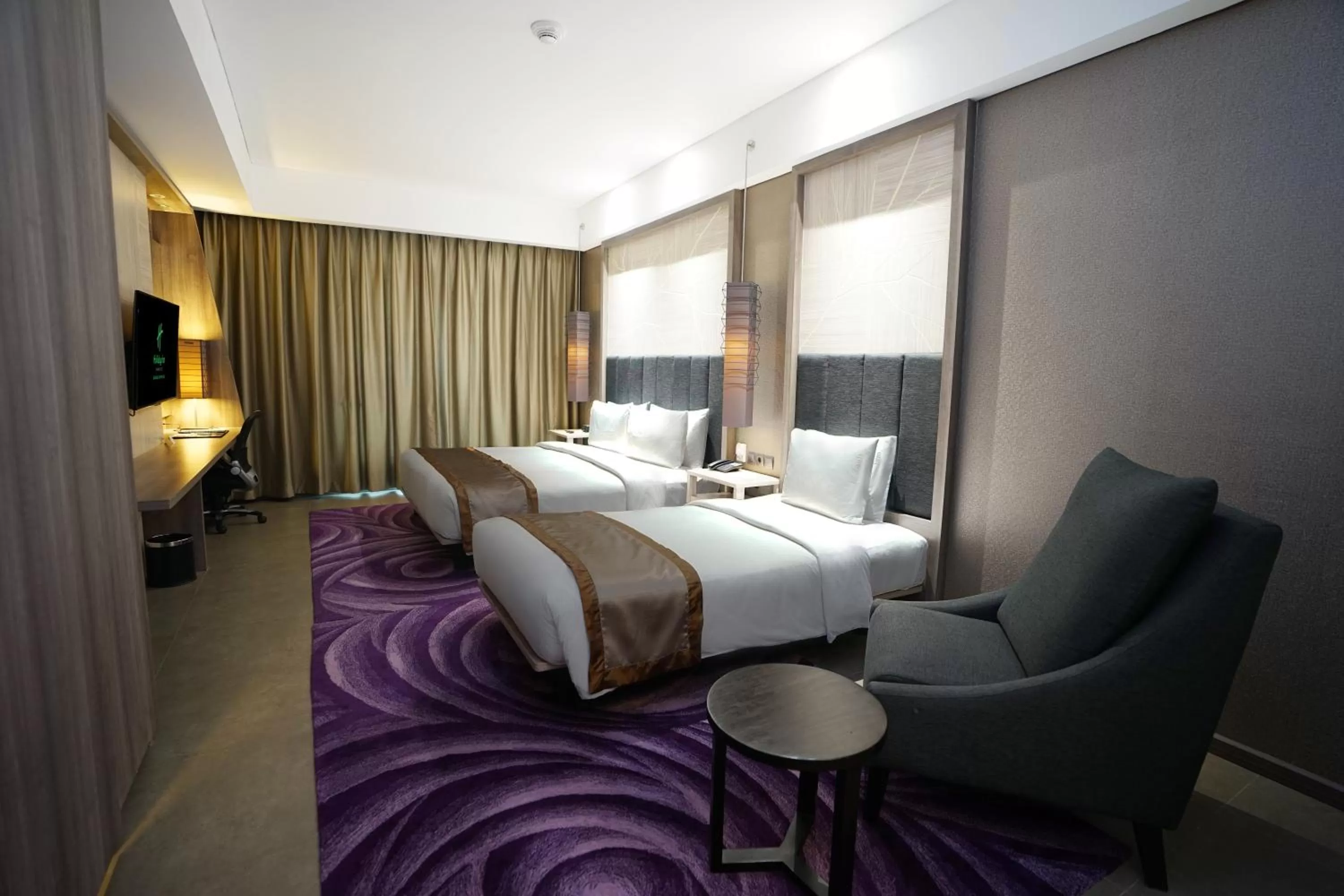 Bed in Holiday Inn Bandung Pasteur by IHG