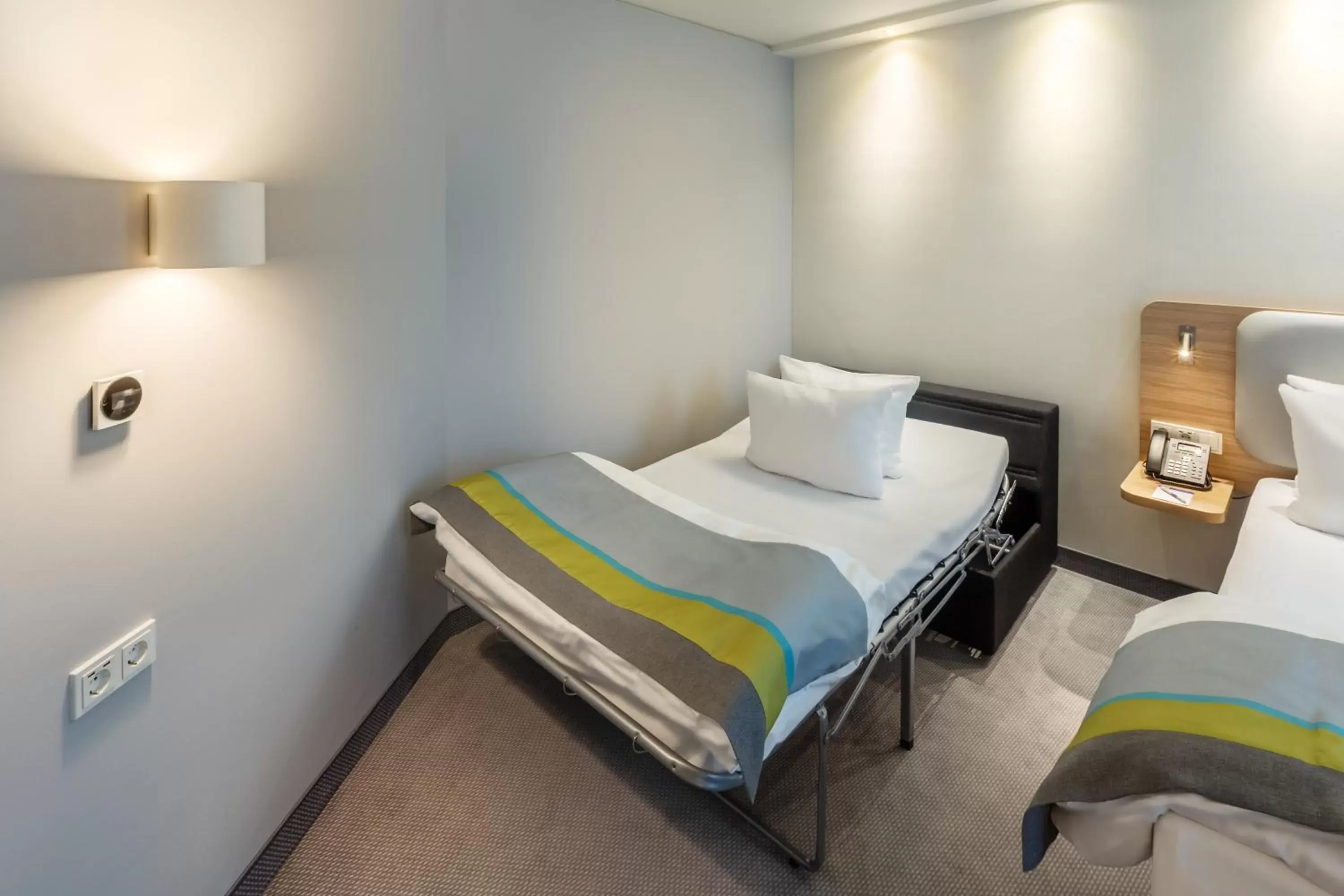 Photo of the whole room, Bed in Holiday Inn Express - Erlangen, an IHG Hotel