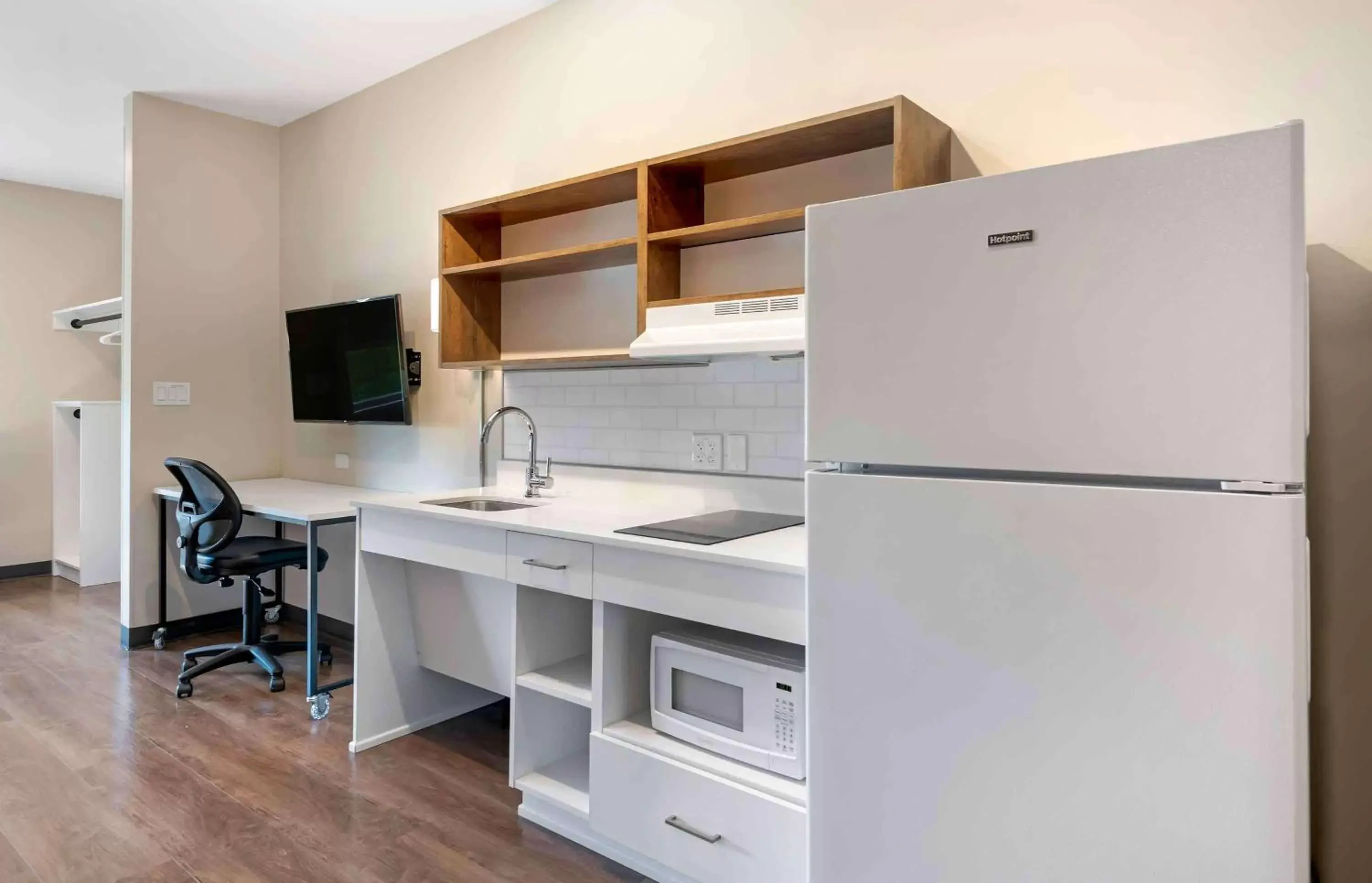 Bedroom, Kitchen/Kitchenette in Extended Stay America Premier Suites - Miami - Downtown Brickell - Cruise Port