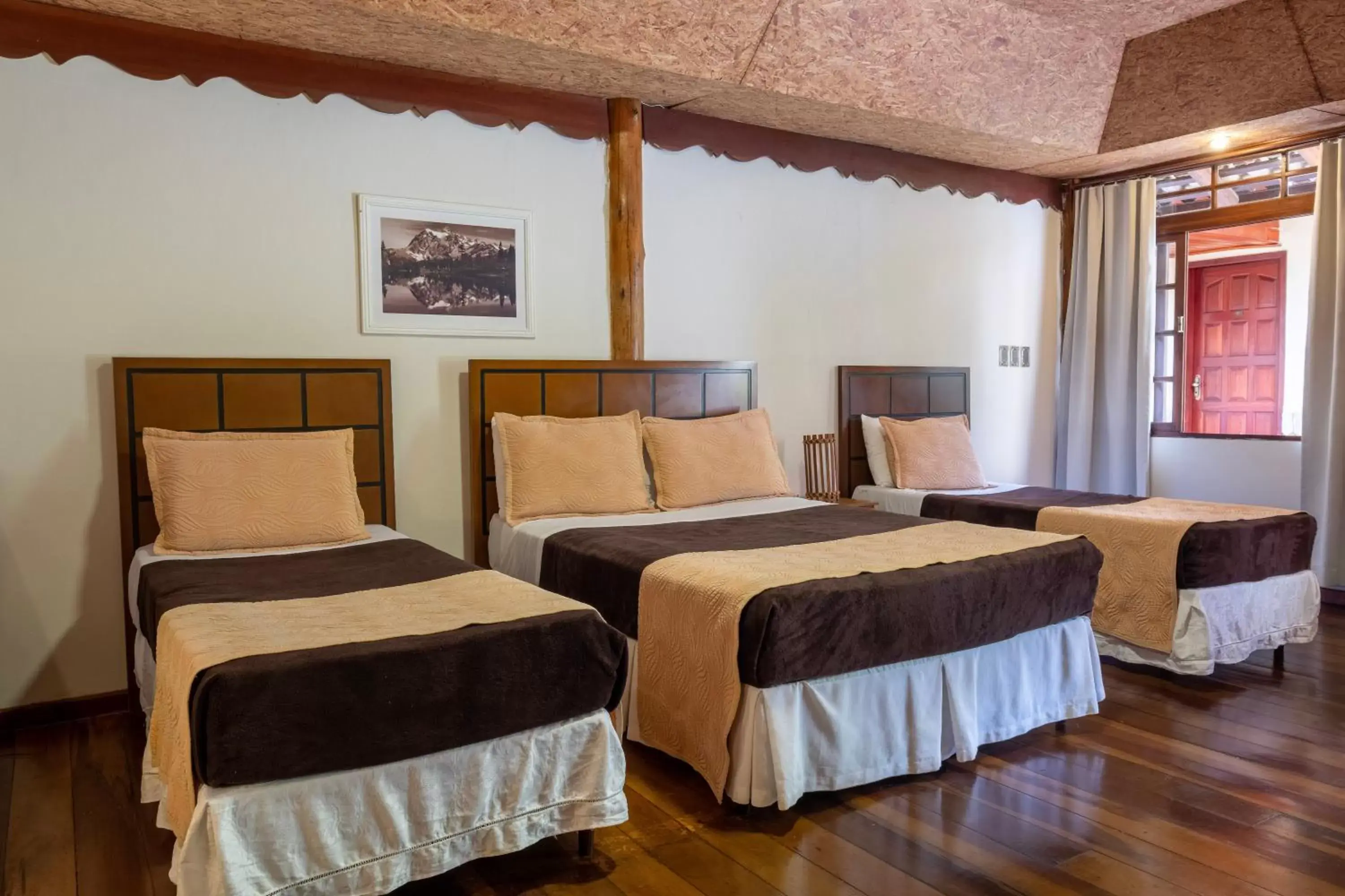 Bed in Hotel Serra Everest