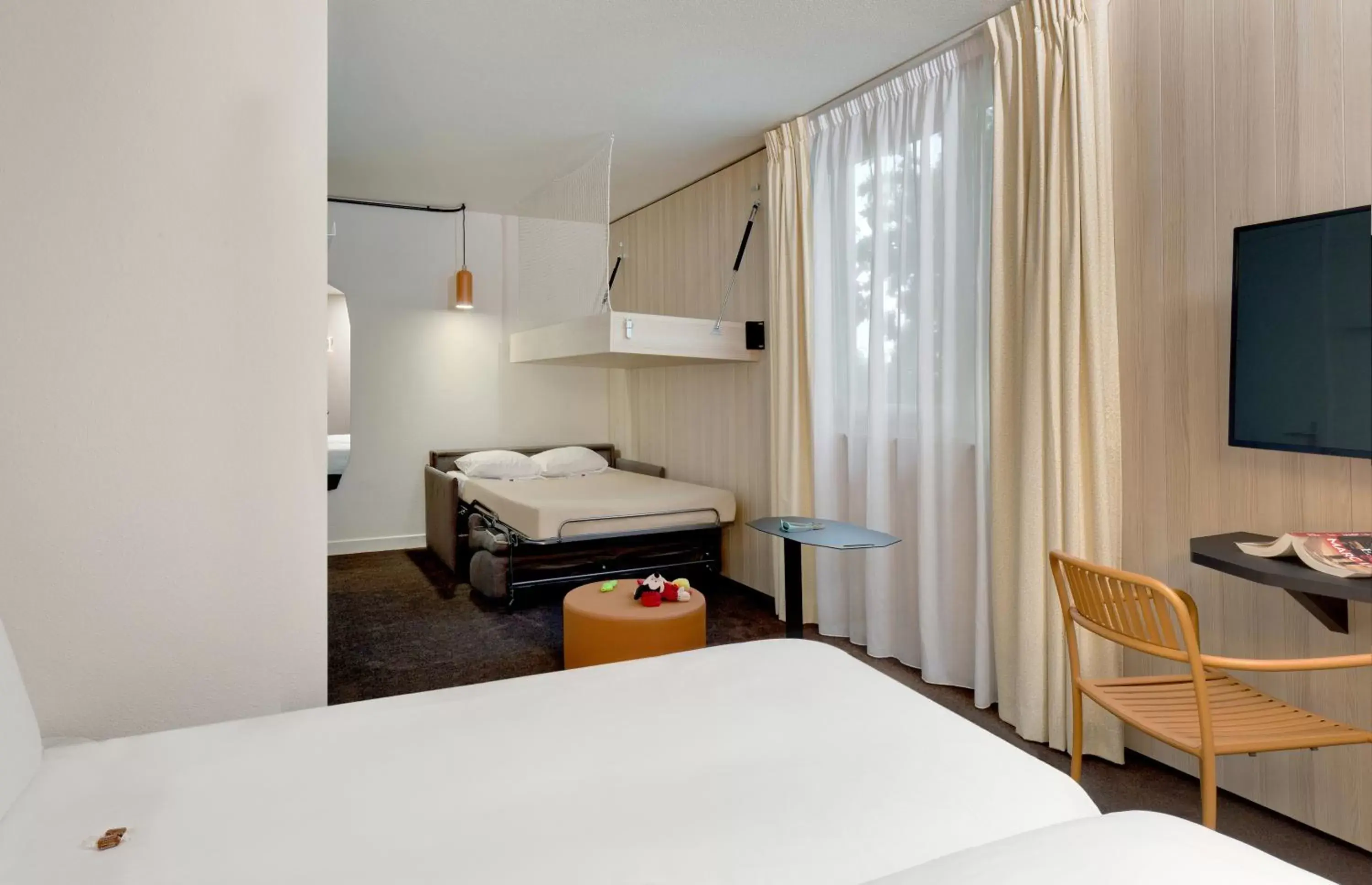 Photo of the whole room, Bed in Kyriad Clermont-Ferrand-Sud - La Pardieu