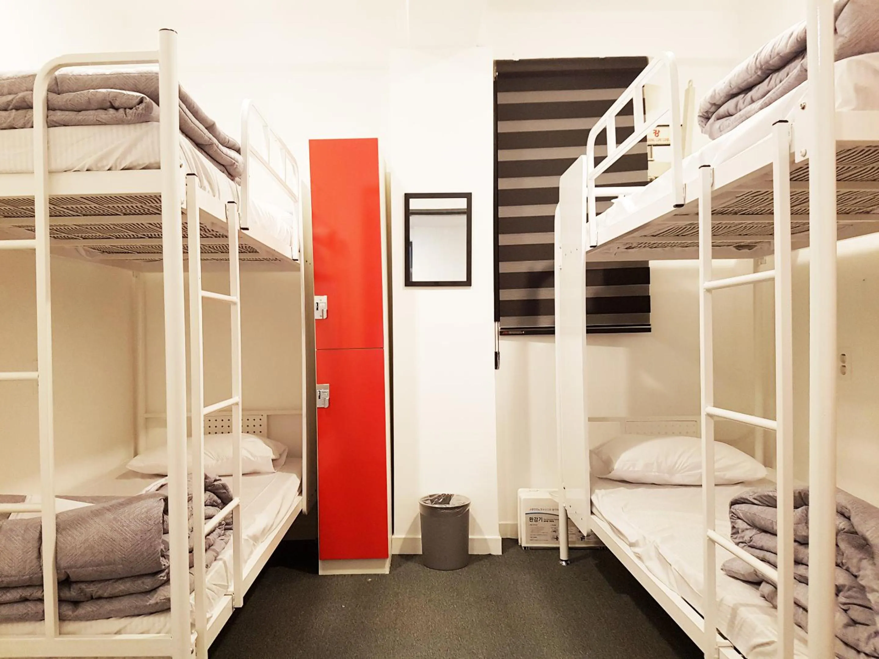 Decorative detail, Bed in One Way Guesthouse Busan