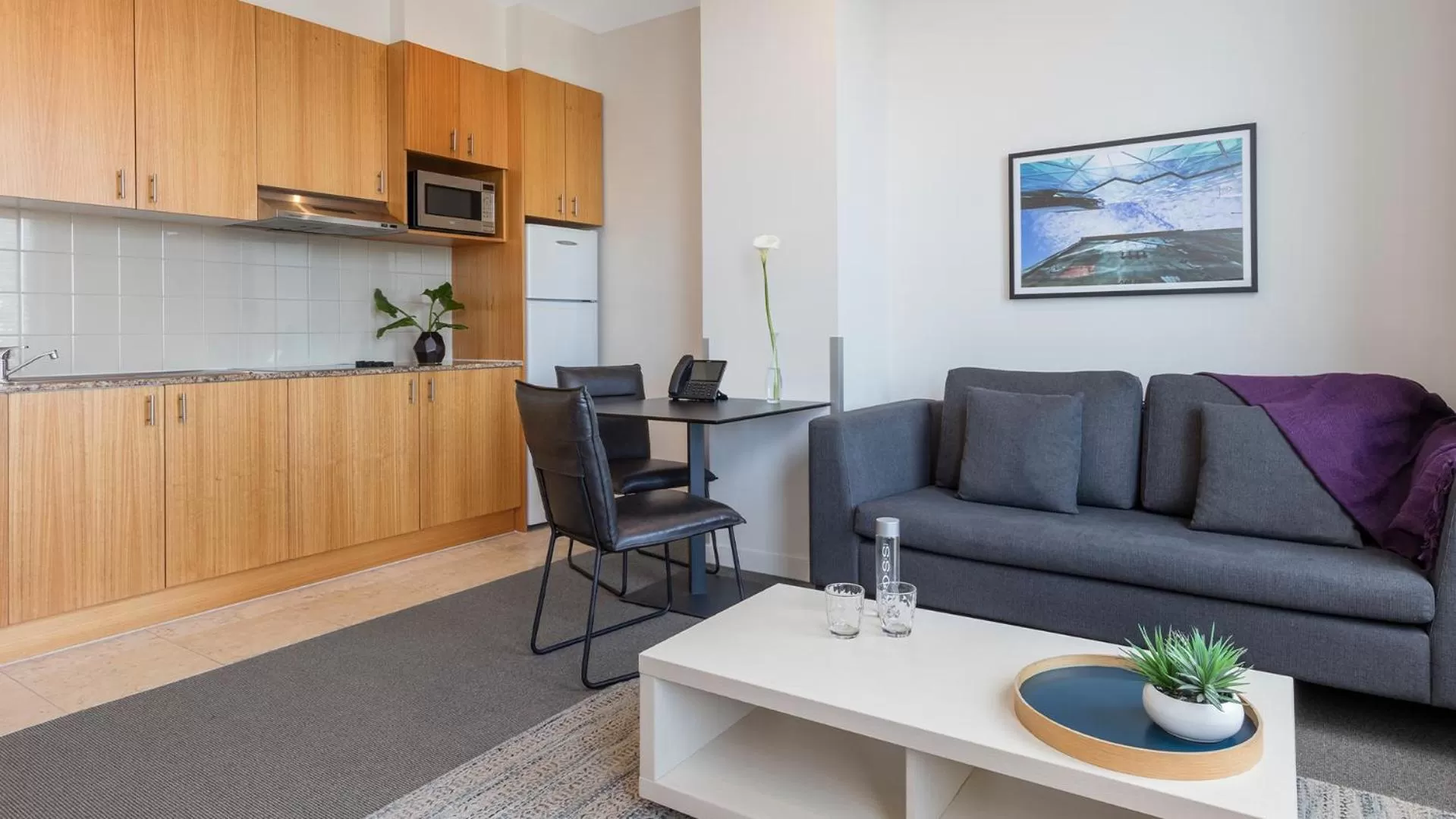 Kitchen or kitchenette in Oaks Melbourne on Market Hotel