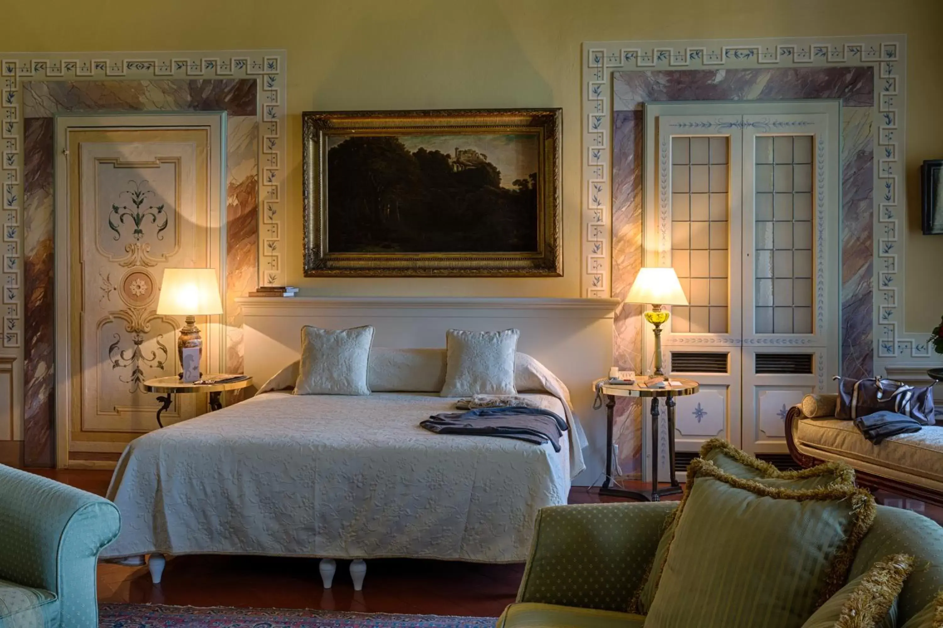 Photo of the whole room, Bed in Villa Olmi Firenze