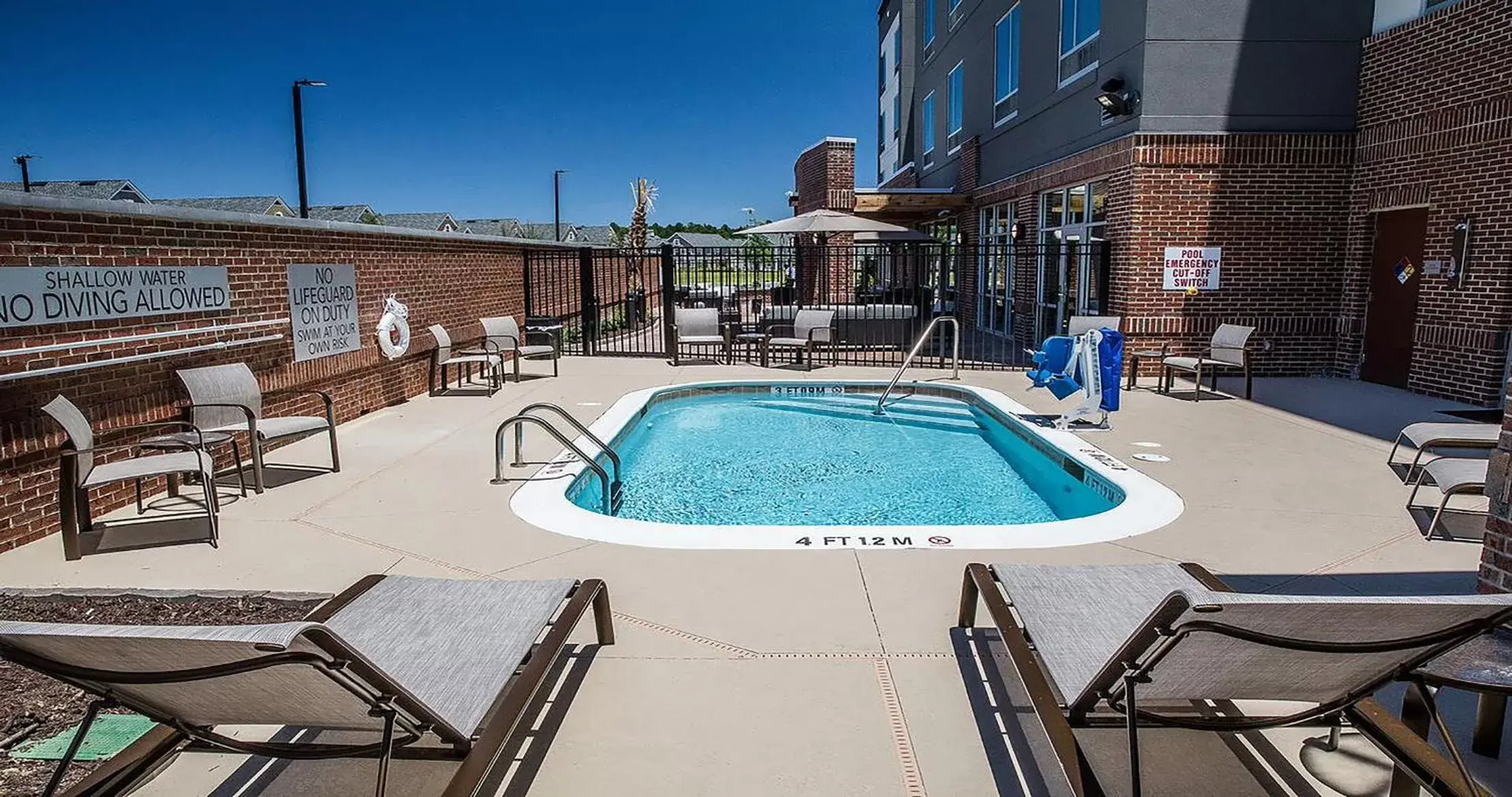 Pool view, Swimming Pool in Courtyard by Marriott Columbia Cayce