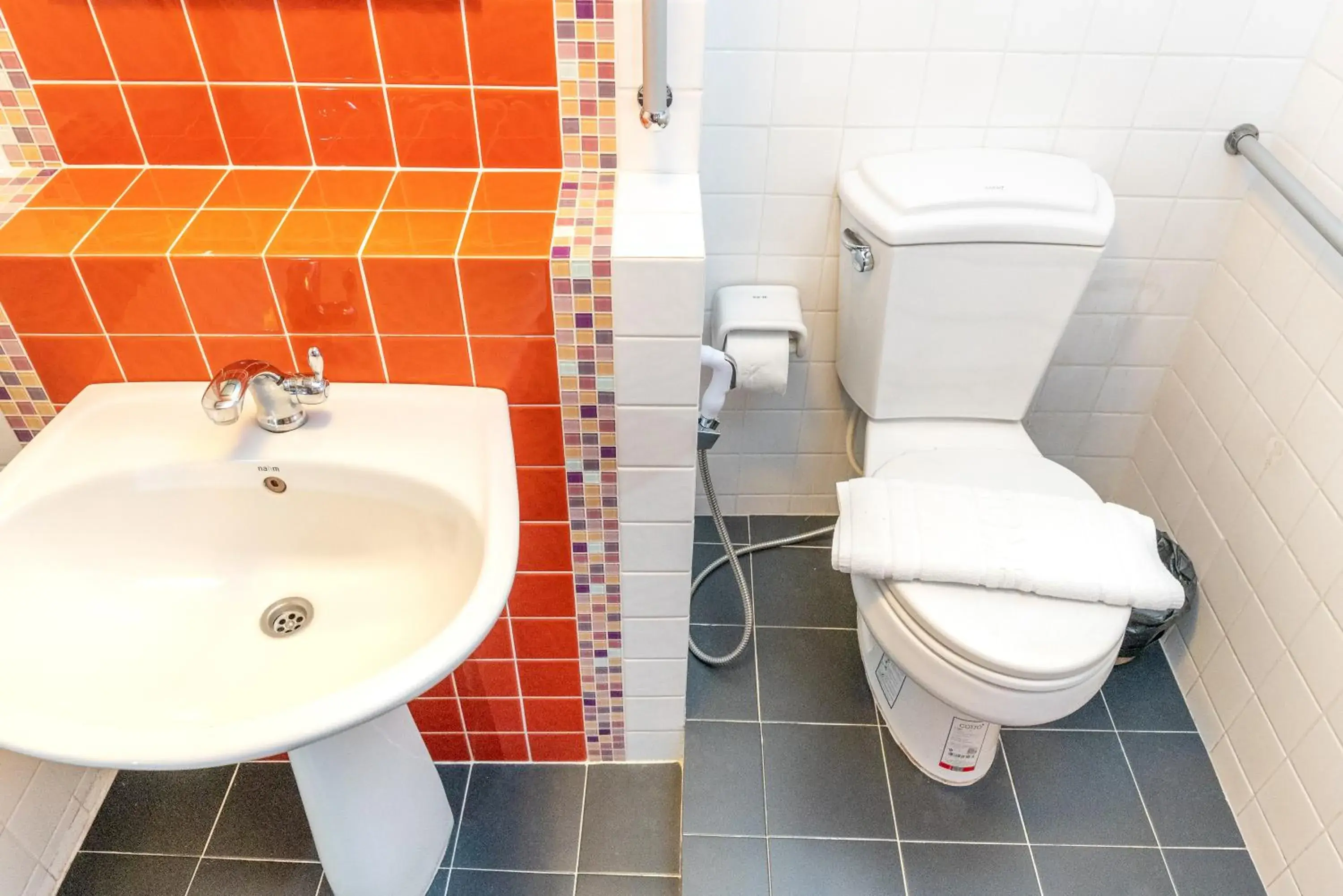 Toilet, Bathroom in Lai Thai Guest House