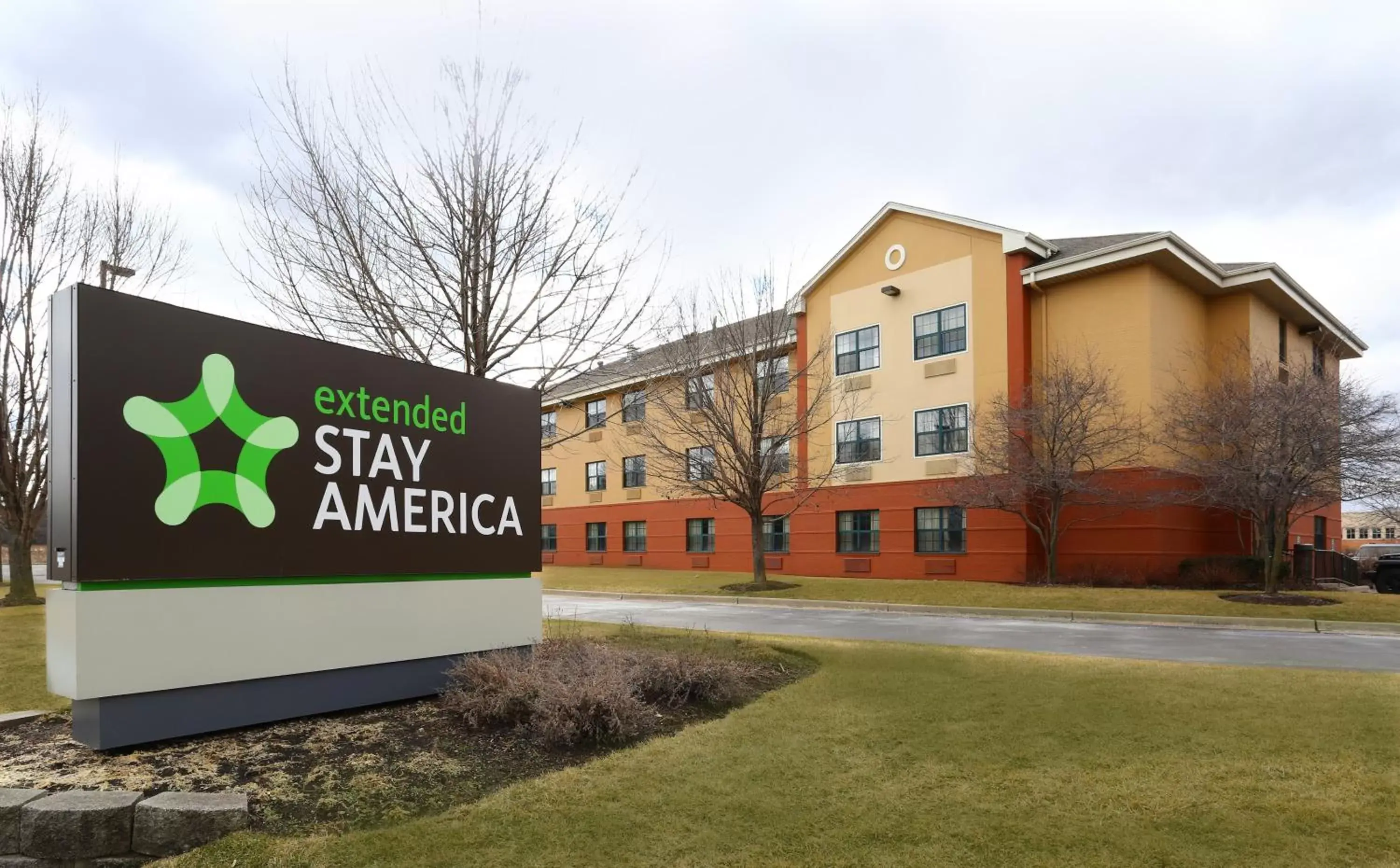 Property building in Extended Stay America Suites - Chicago - Buffalo Grove - Deerfield