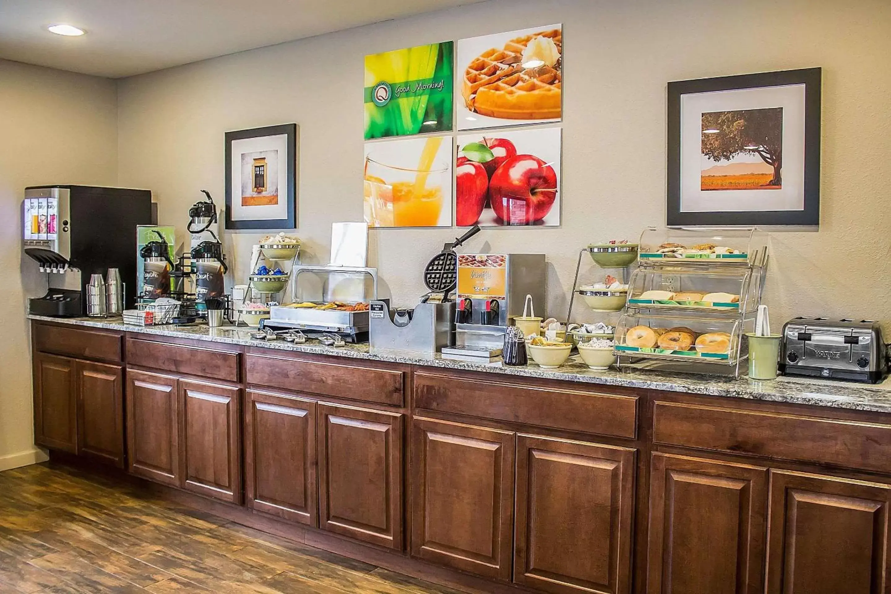 Restaurant/places to eat in Quality Inn Cambridge Restaurant/places to eat in Quality Inn Cambridge