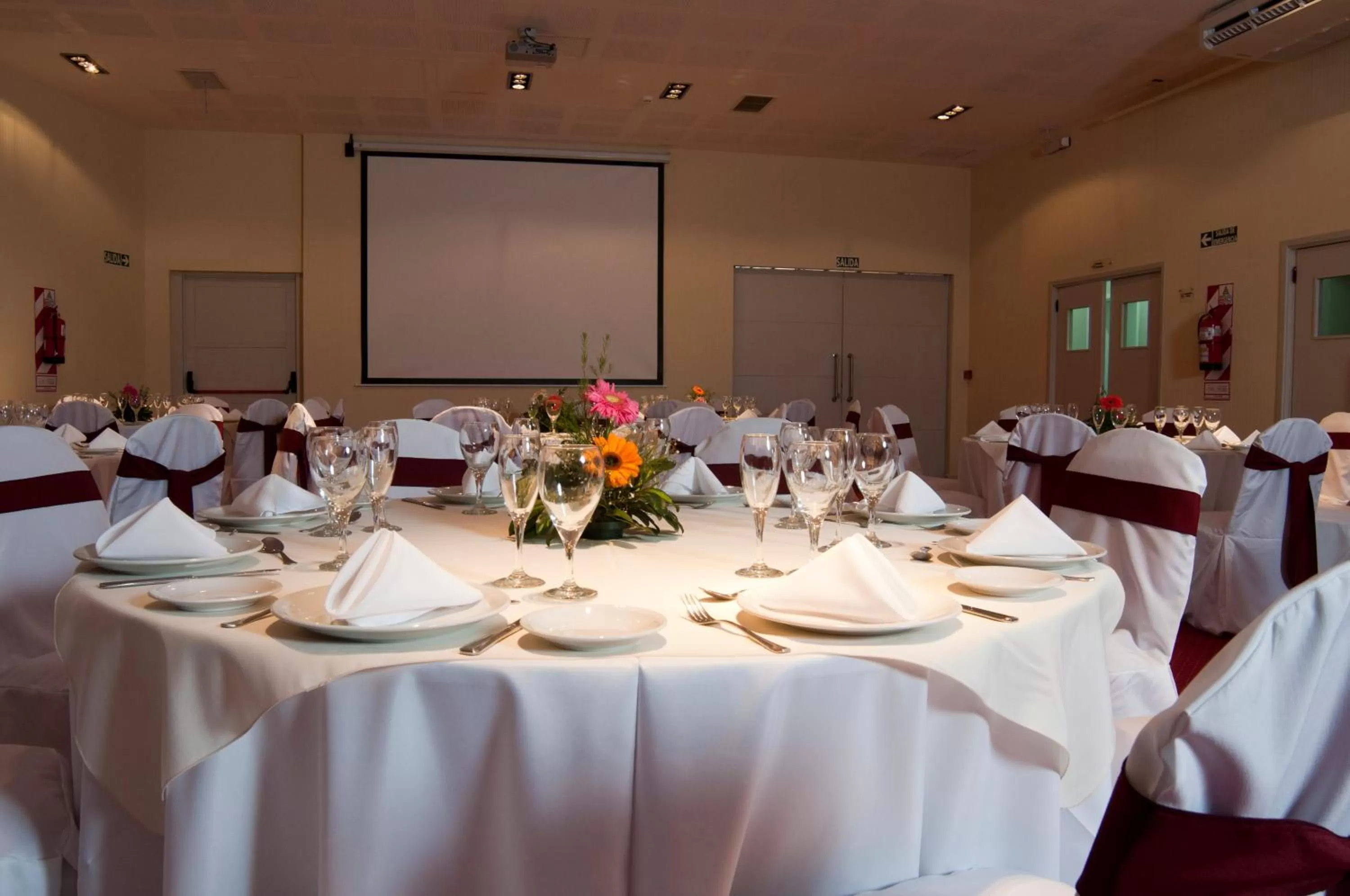 Restaurant/places to eat in Gran Hotel Tourbillon & Lodge