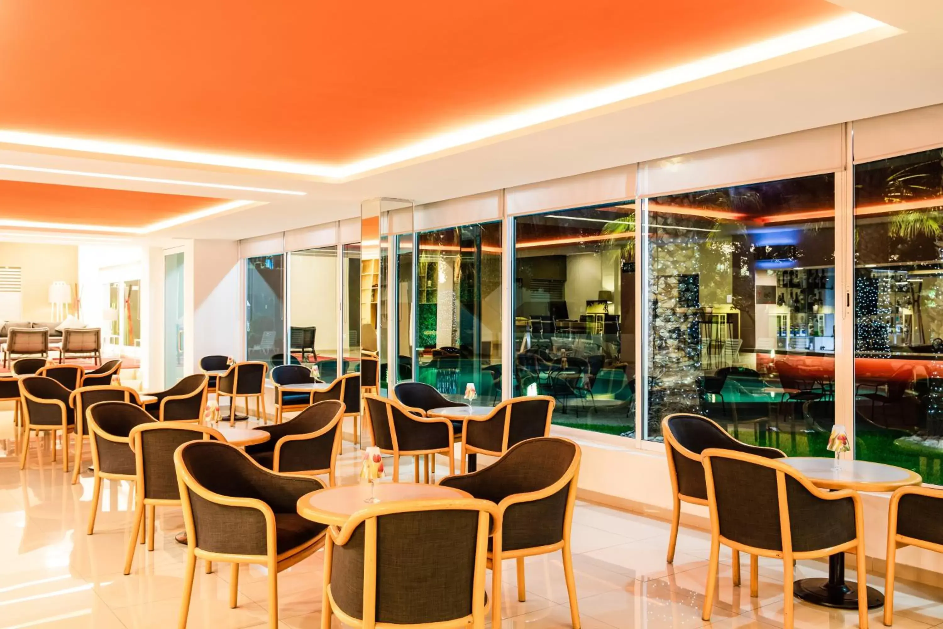 Lobby or reception, Restaurant/Places to Eat in Fiesta Inn San Luis Potosi Glorieta Juarez