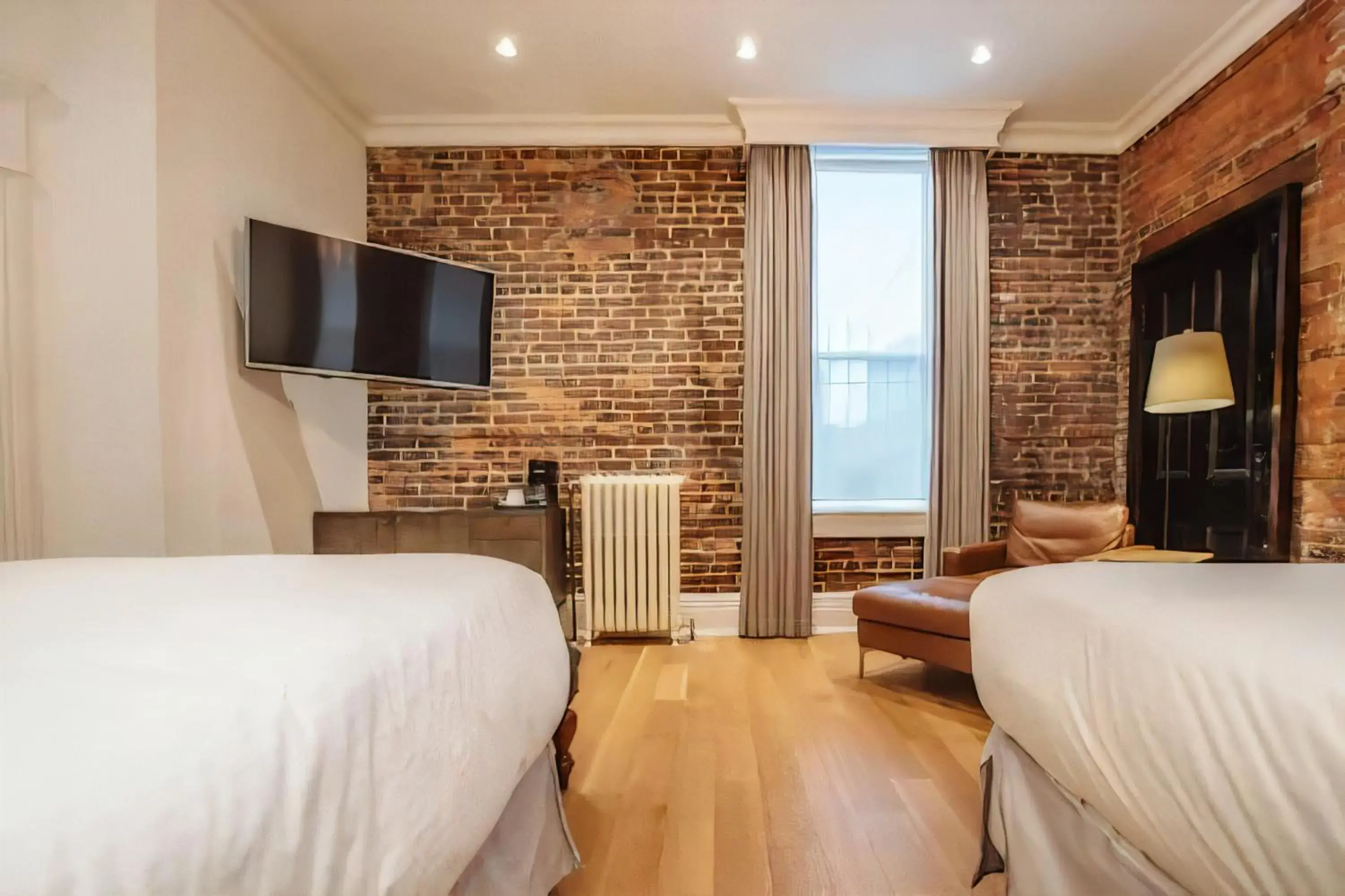 Bedroom, Bed in Victorian Hotel