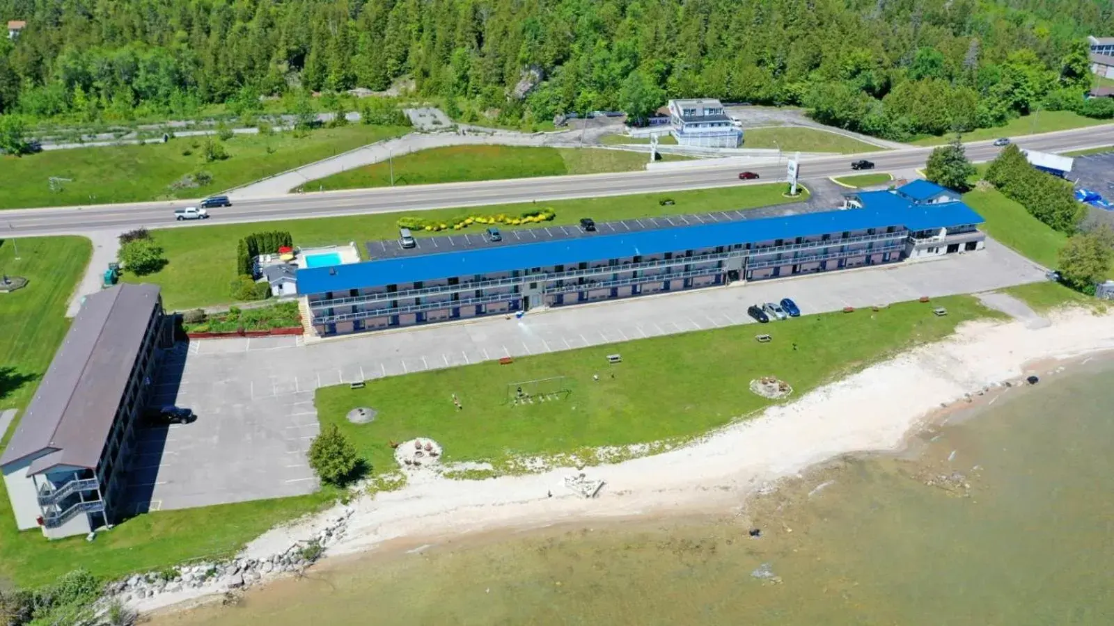 Property building, Bird's-eye View in Days Inn & Suites by Wyndham St. Ignace Lakefront