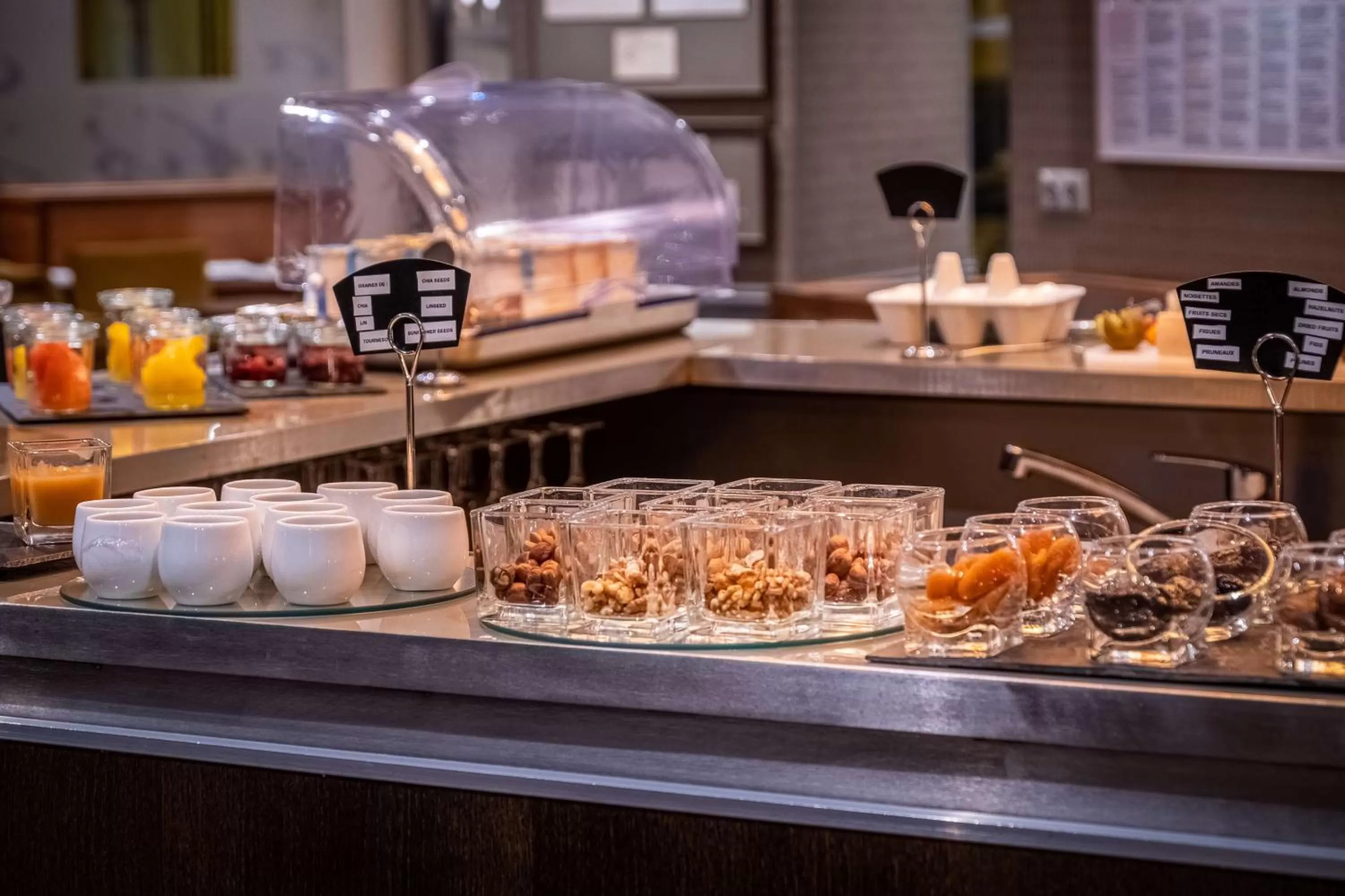 Restaurant/places to eat in Hotel Litteraire Le Swann, BW Premier Collection