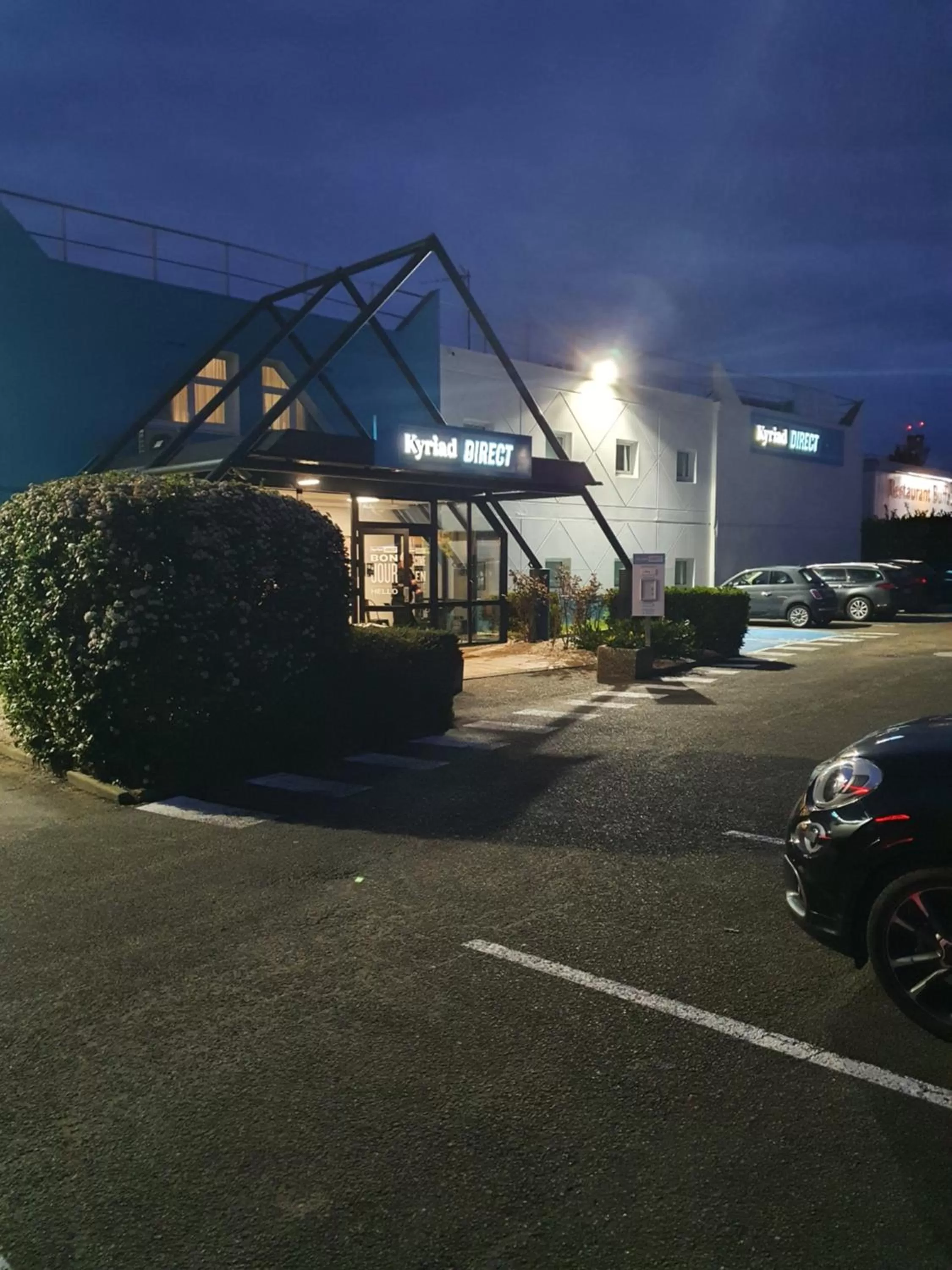 Property building in Kyriad Direct Orleans - Olivet - La Source