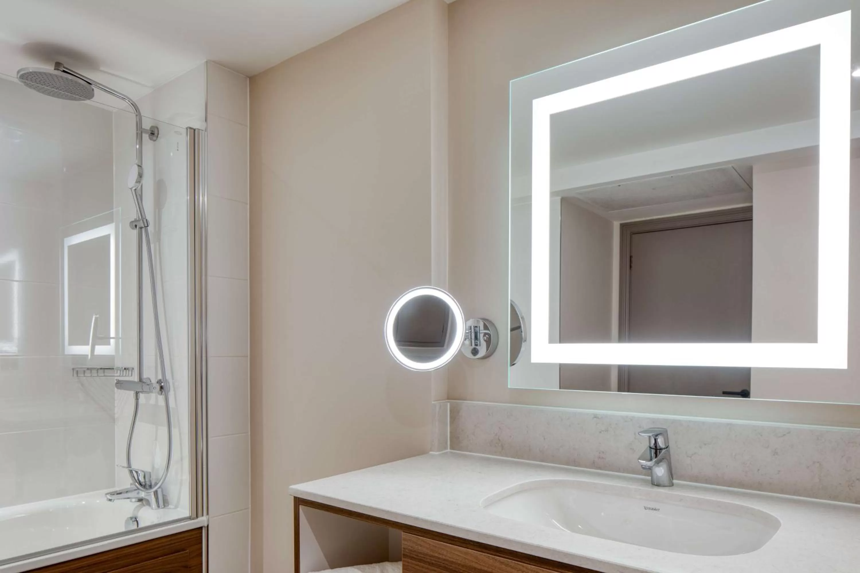 Bathroom in DoubleTree by Hilton Dartford Bridge