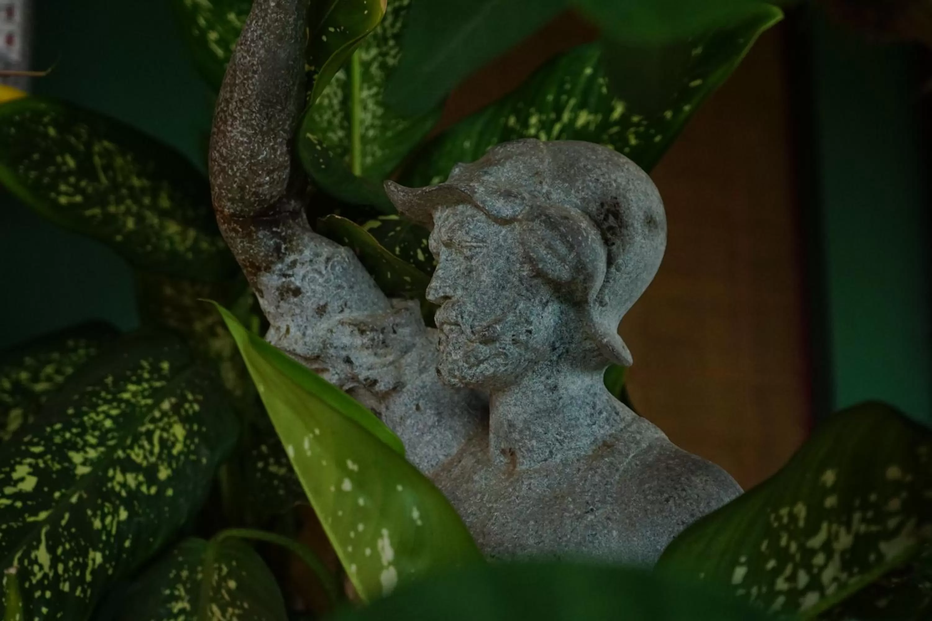 Decorative detail, Other Animals in Green's Guest House