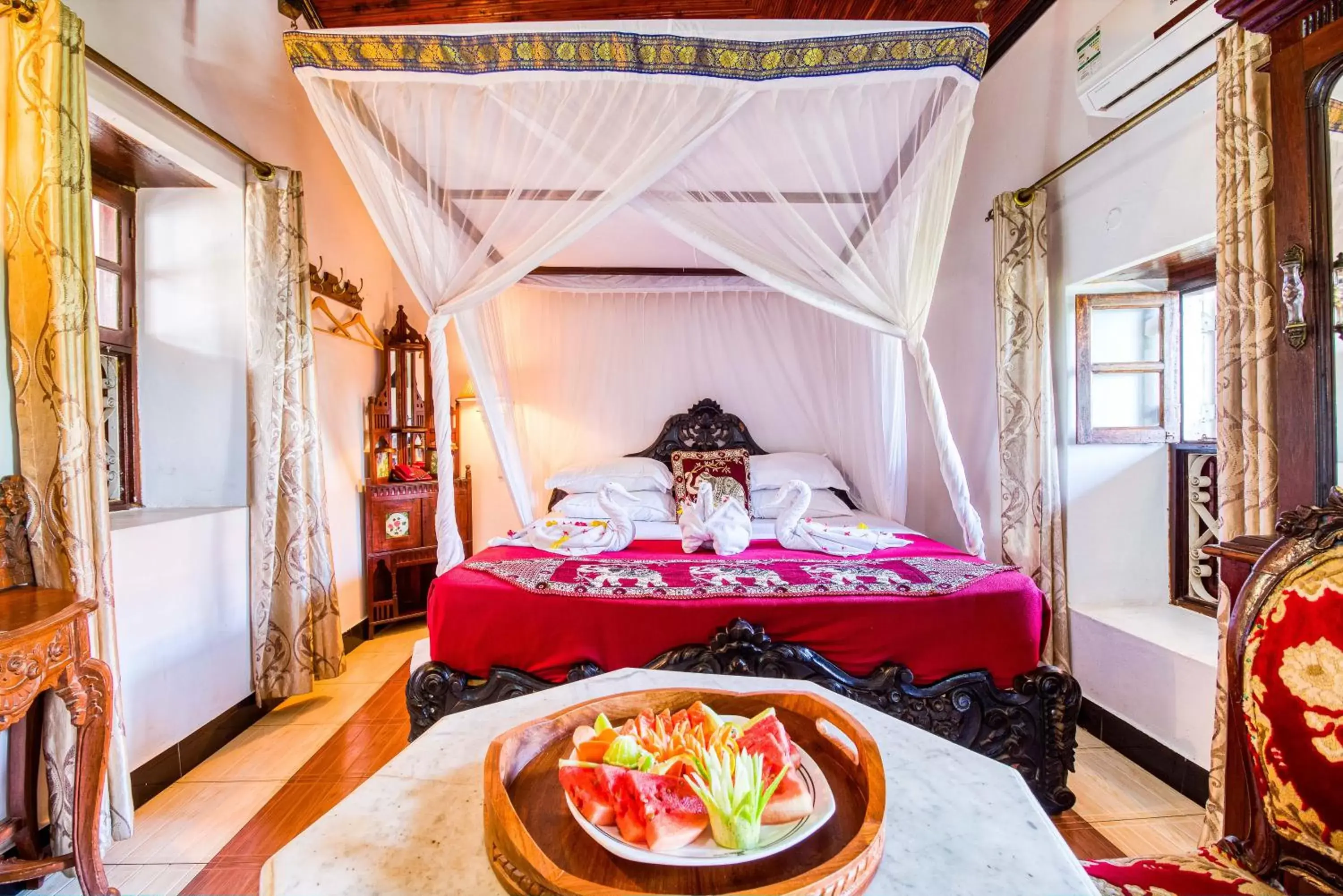 Bedroom, Bed in Tembo House Hotel