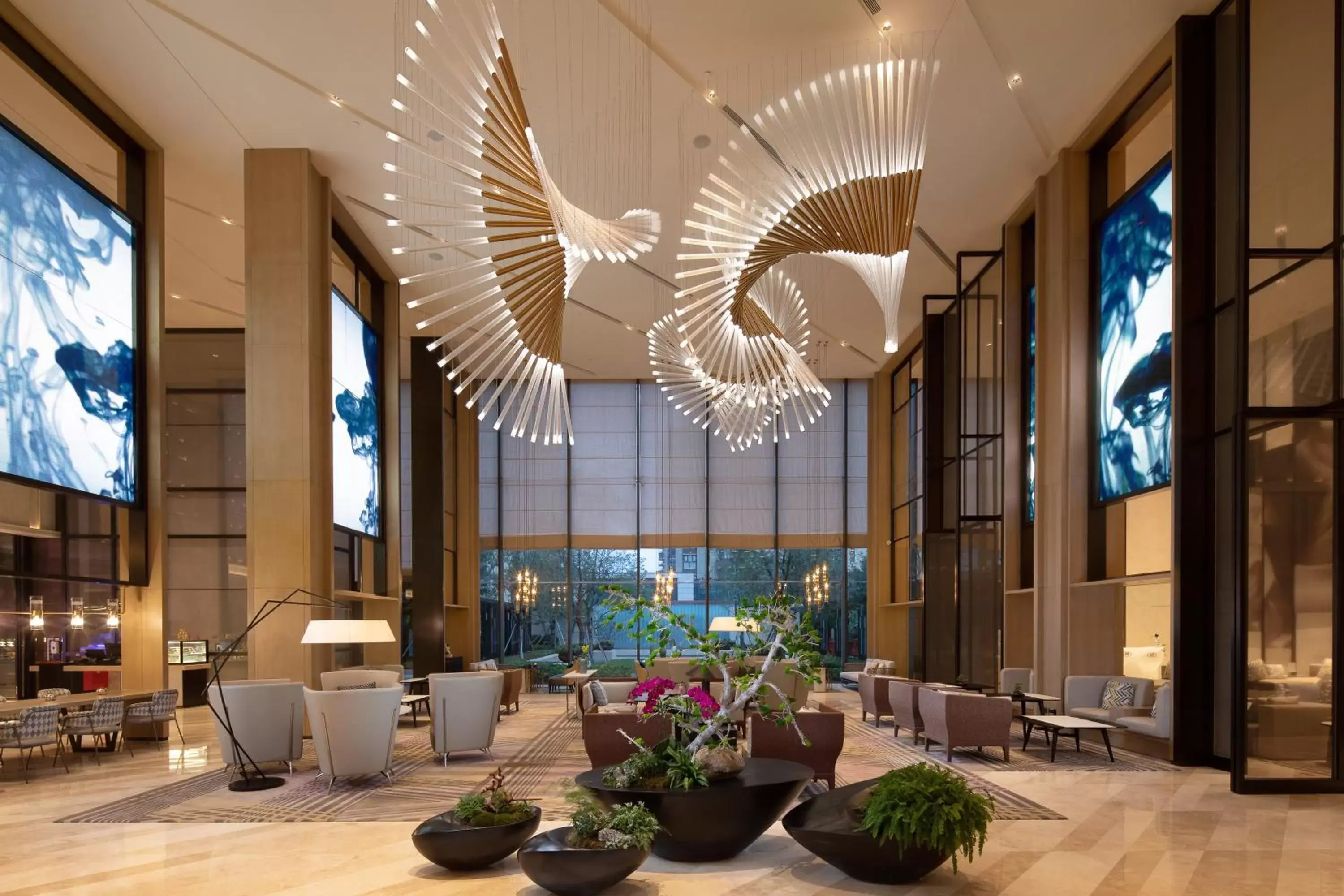 Property building, Lobby/Reception in Crowne Plaza Foshan Nanhai, an IHG Hotel