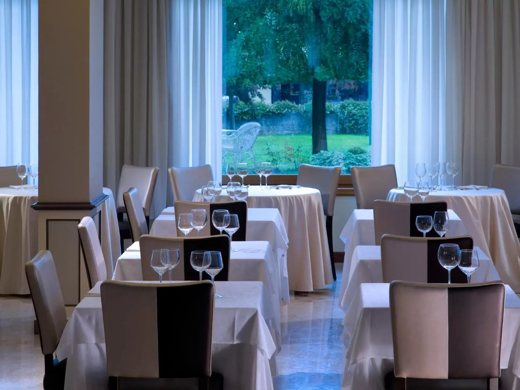 Restaurant/Places to Eat in Hotel Universal Terme