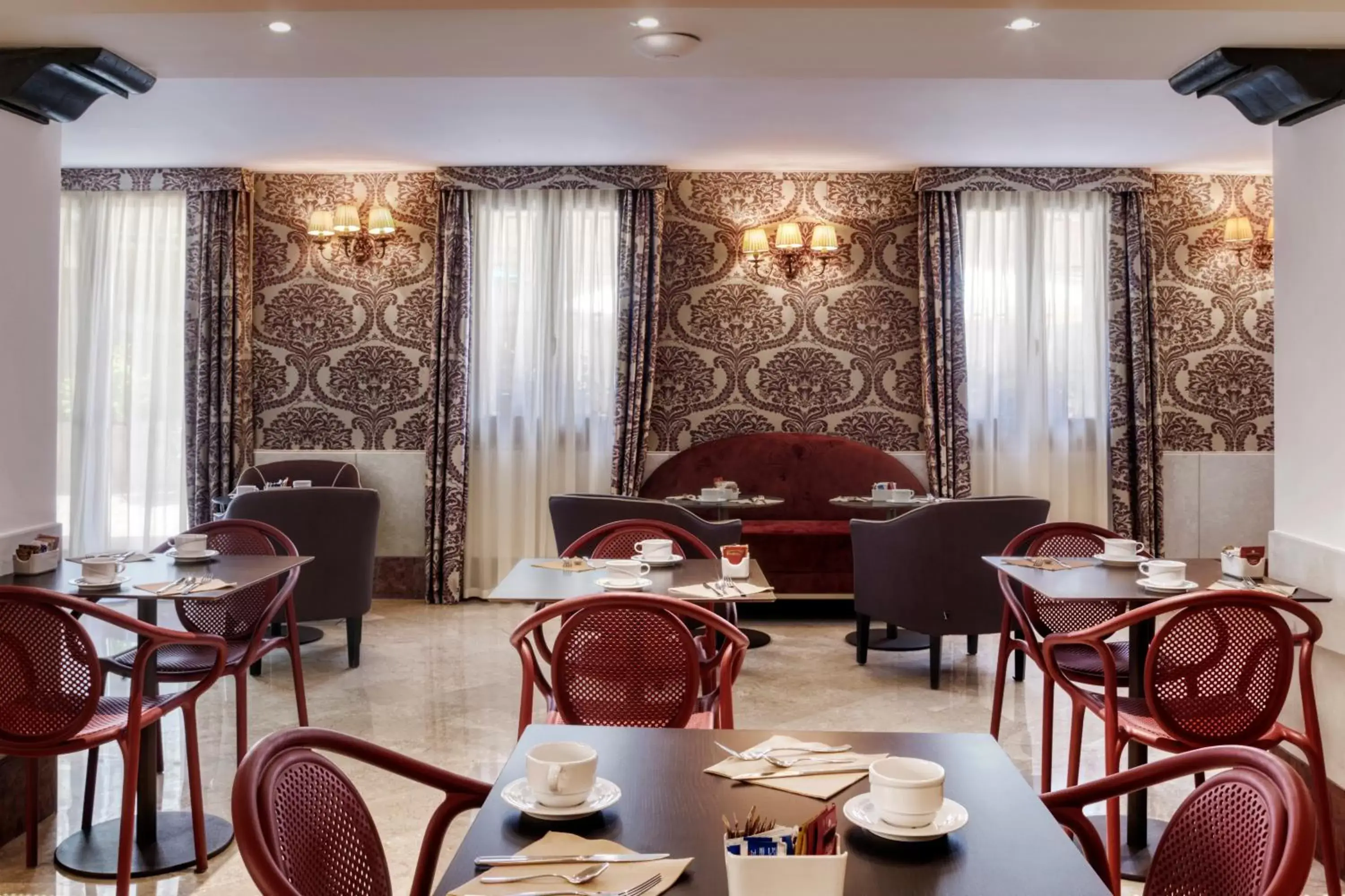 Lounge or bar, Restaurant/Places to Eat in Hotel Nuovo Teson