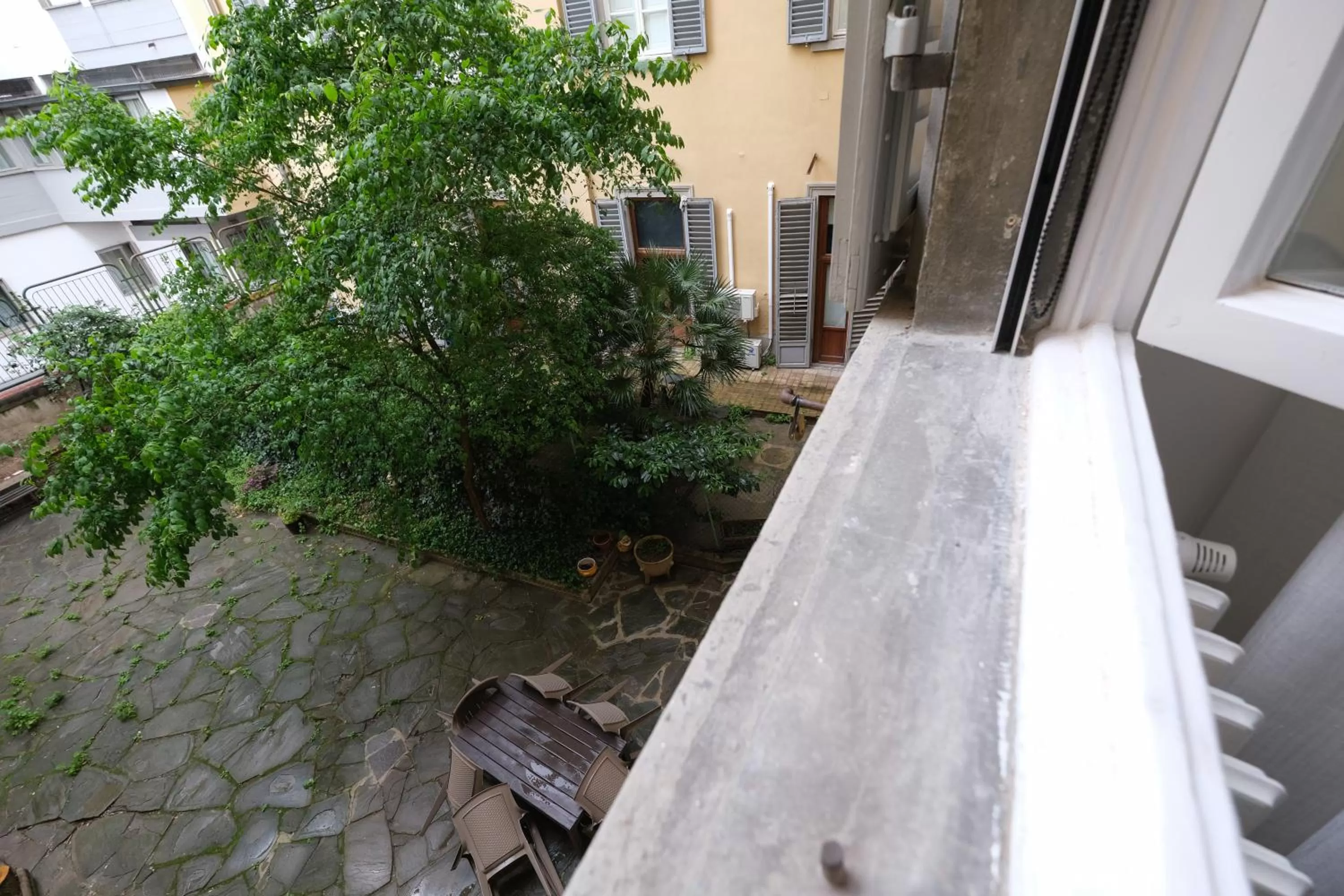 Garden view in B&B Kingsman