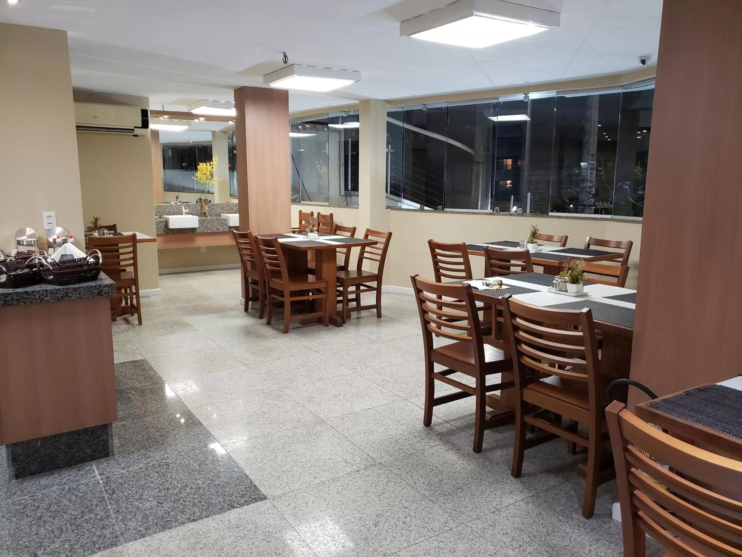 Restaurant/Places to Eat in Hotel Villamaris