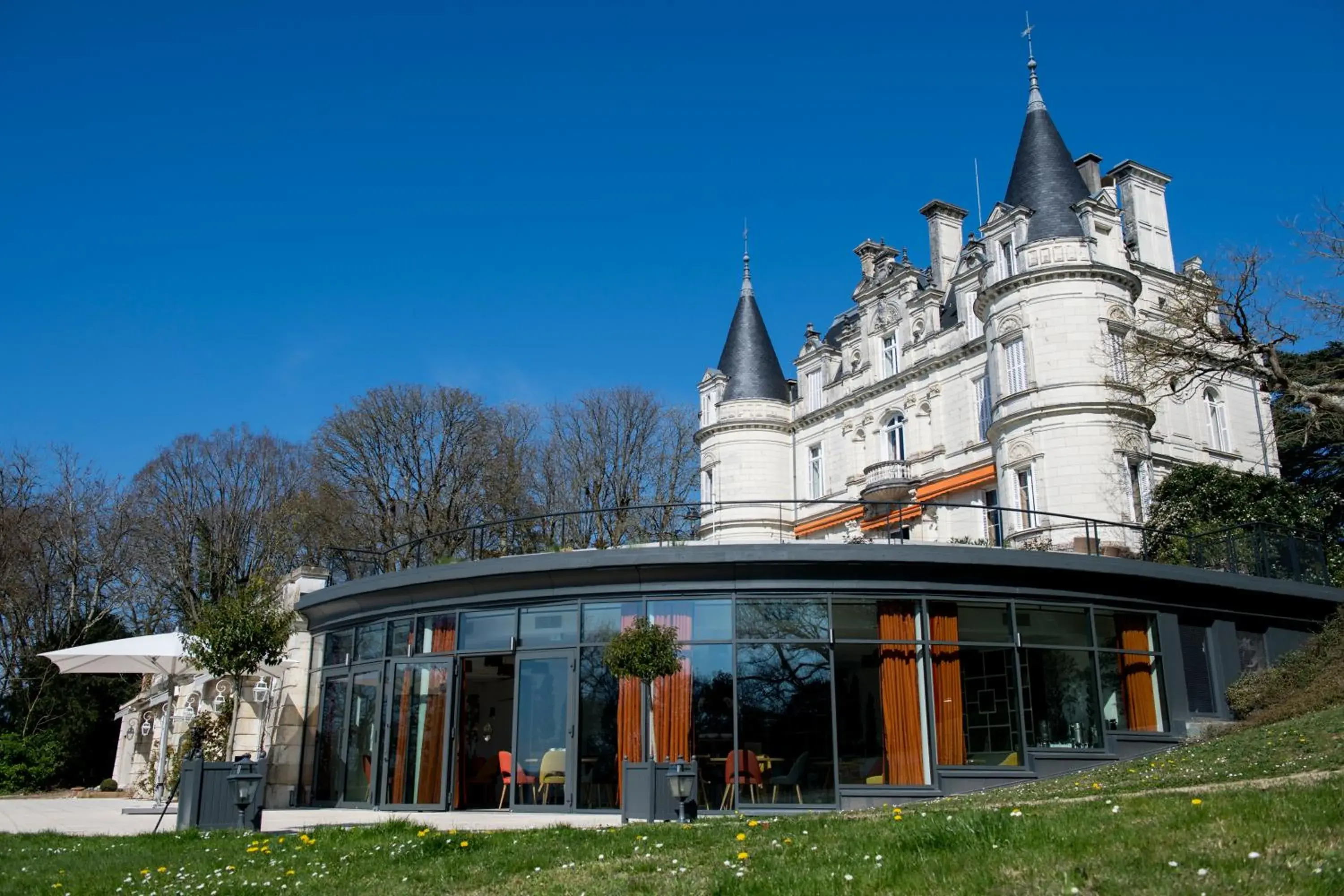 Restaurant/places to eat, Property Building in Domaine de la Tortinière