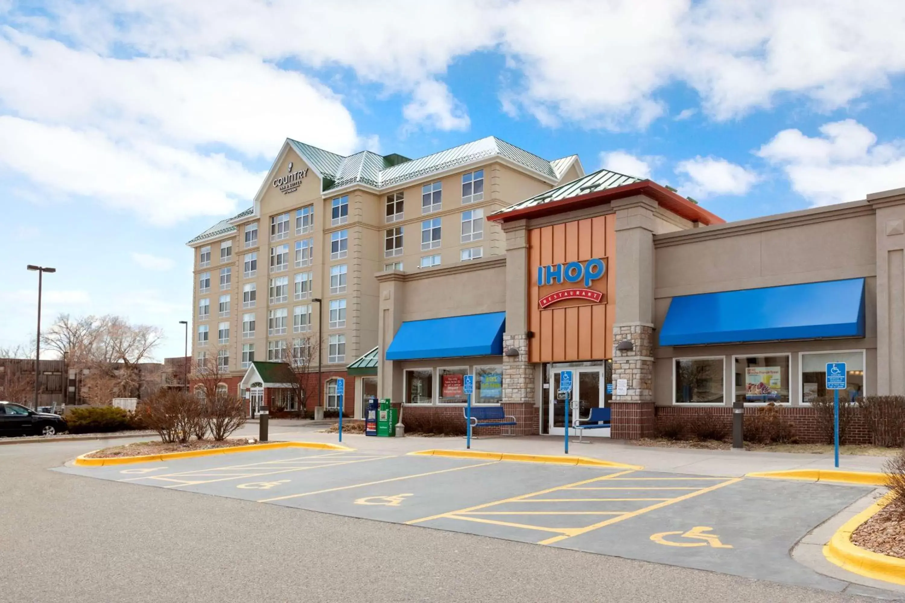 Nearby landmark, Property Building in Country Inn & Suites by Radisson, Bloomington at Mall of America, MN