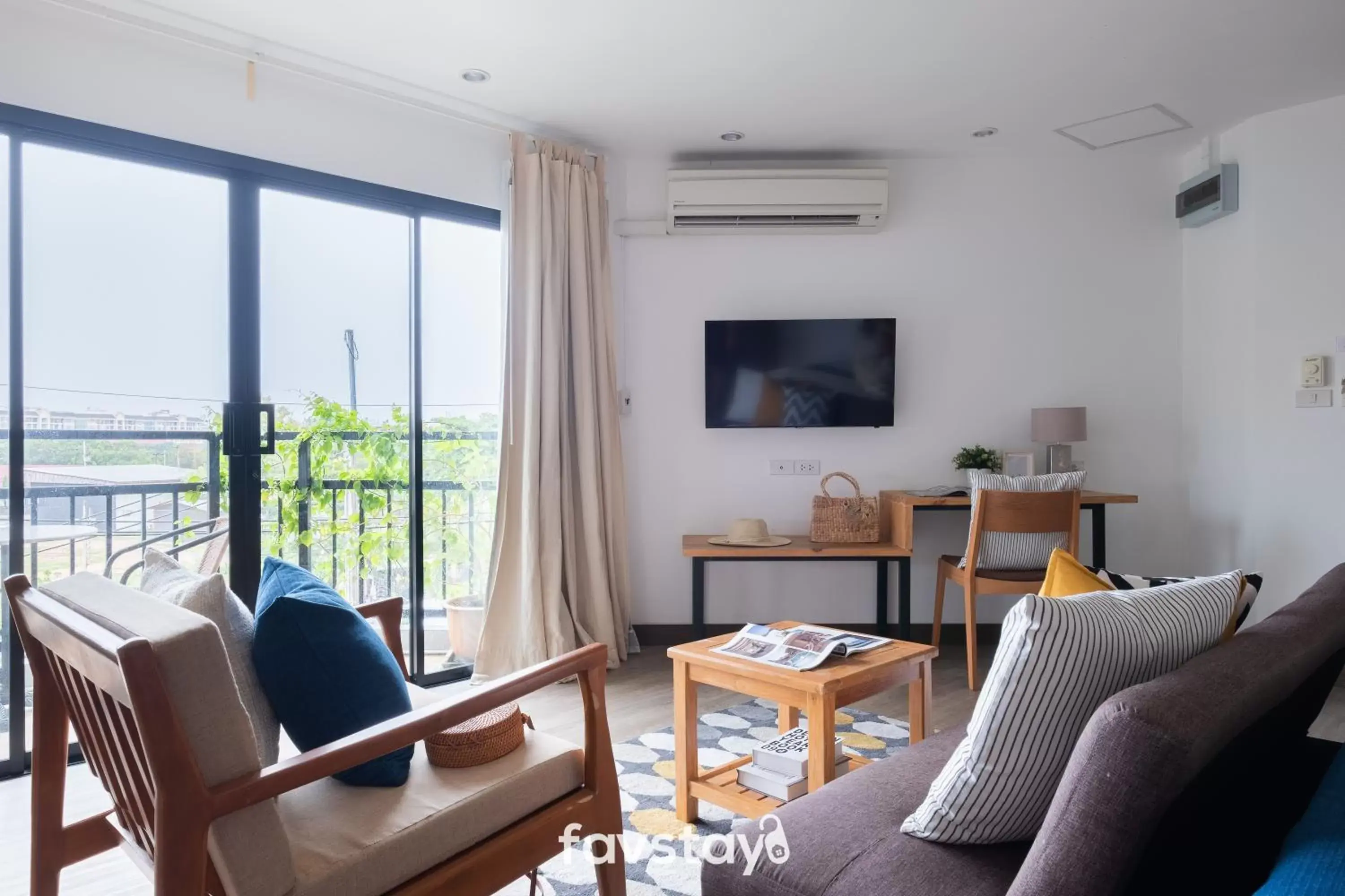 Bedroom, Seating Area in The Corner Lodge - SHA Extra Plus