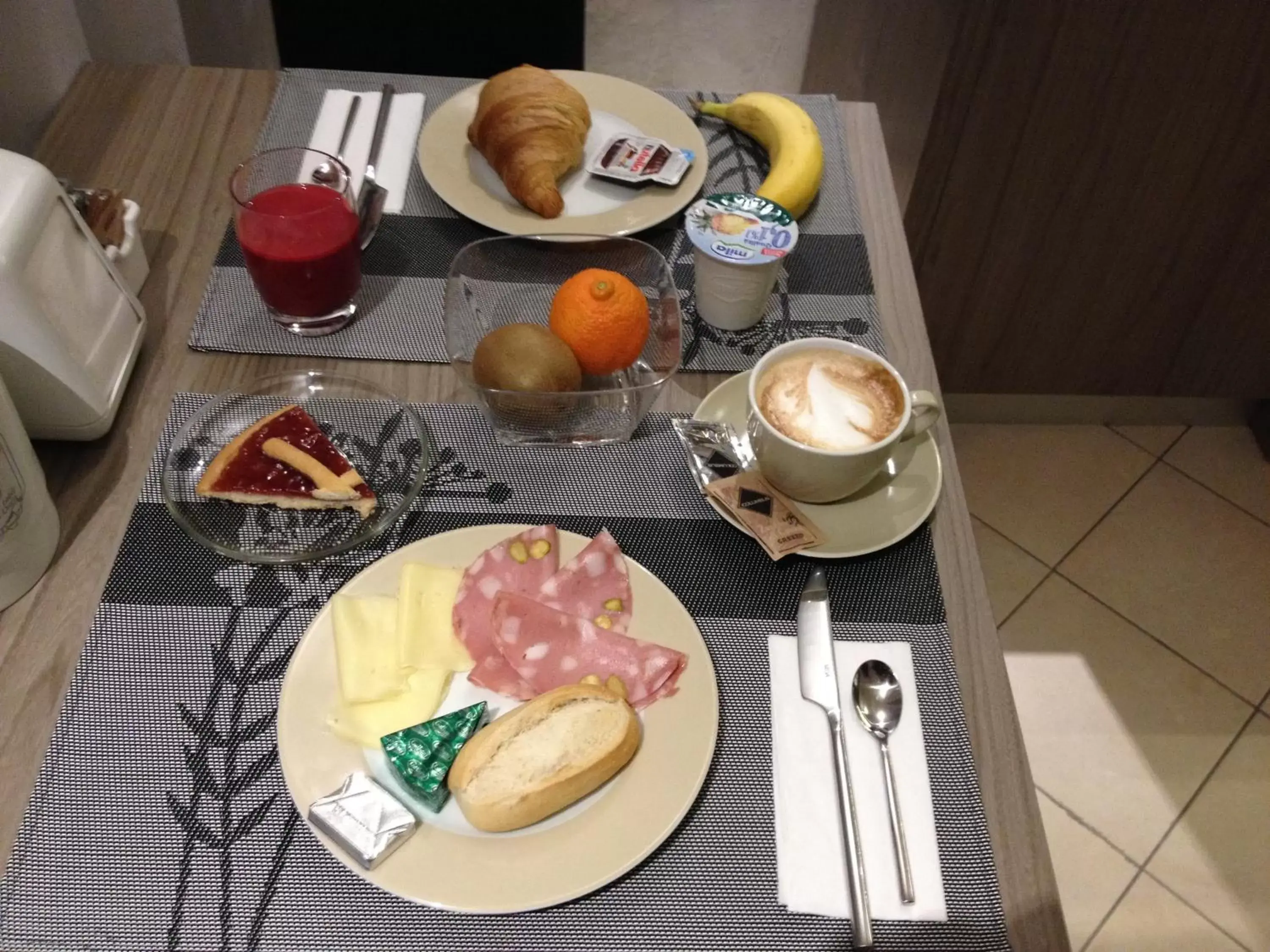 Restaurant/places to eat, Breakfast in Hotel Brenta Milano