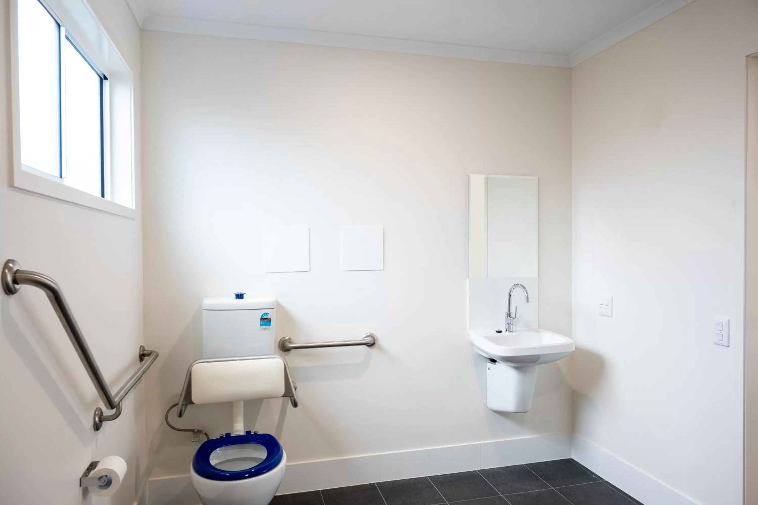 Bathroom in Petrie Mill Motel