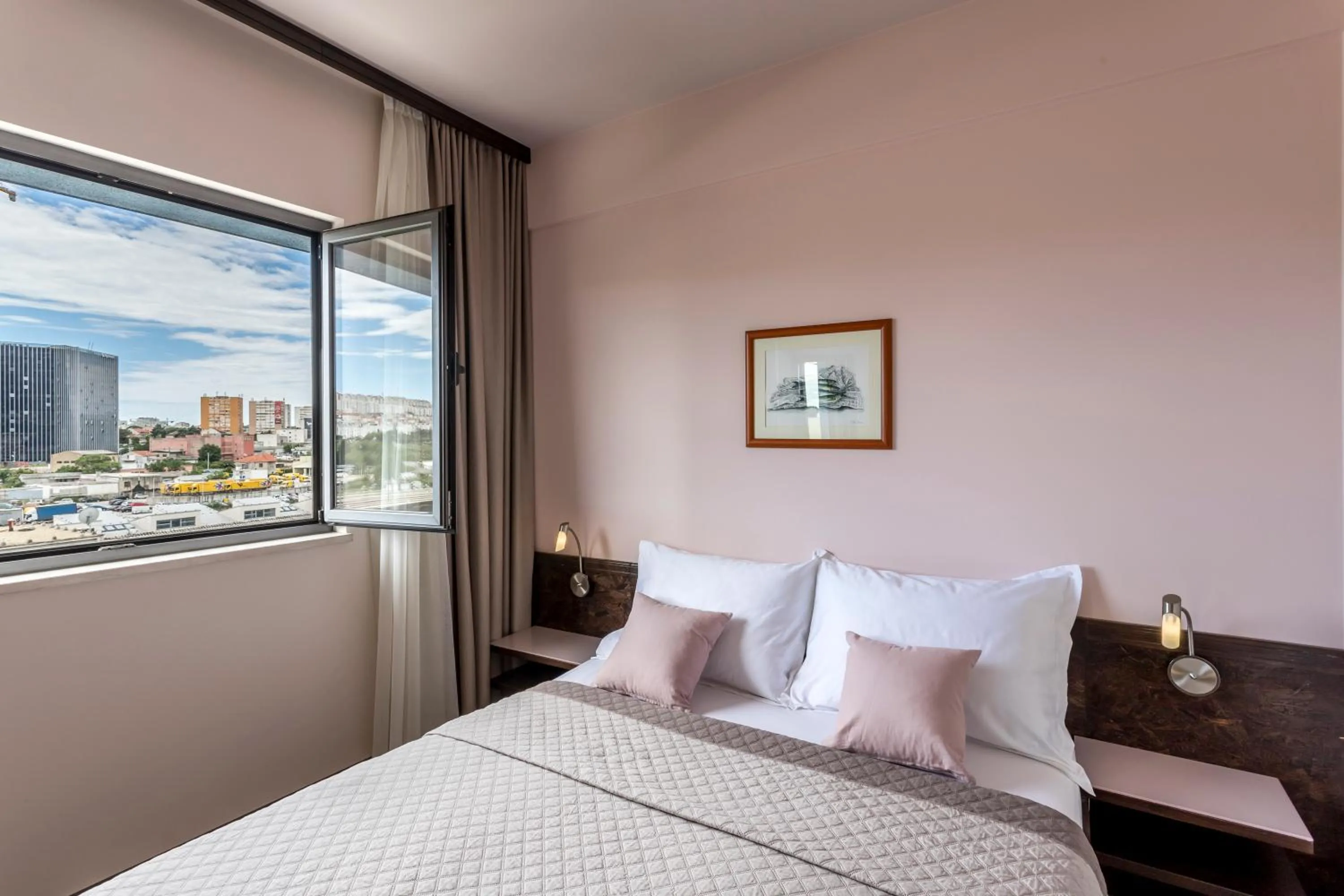 Bedroom, Bed in Hotel As