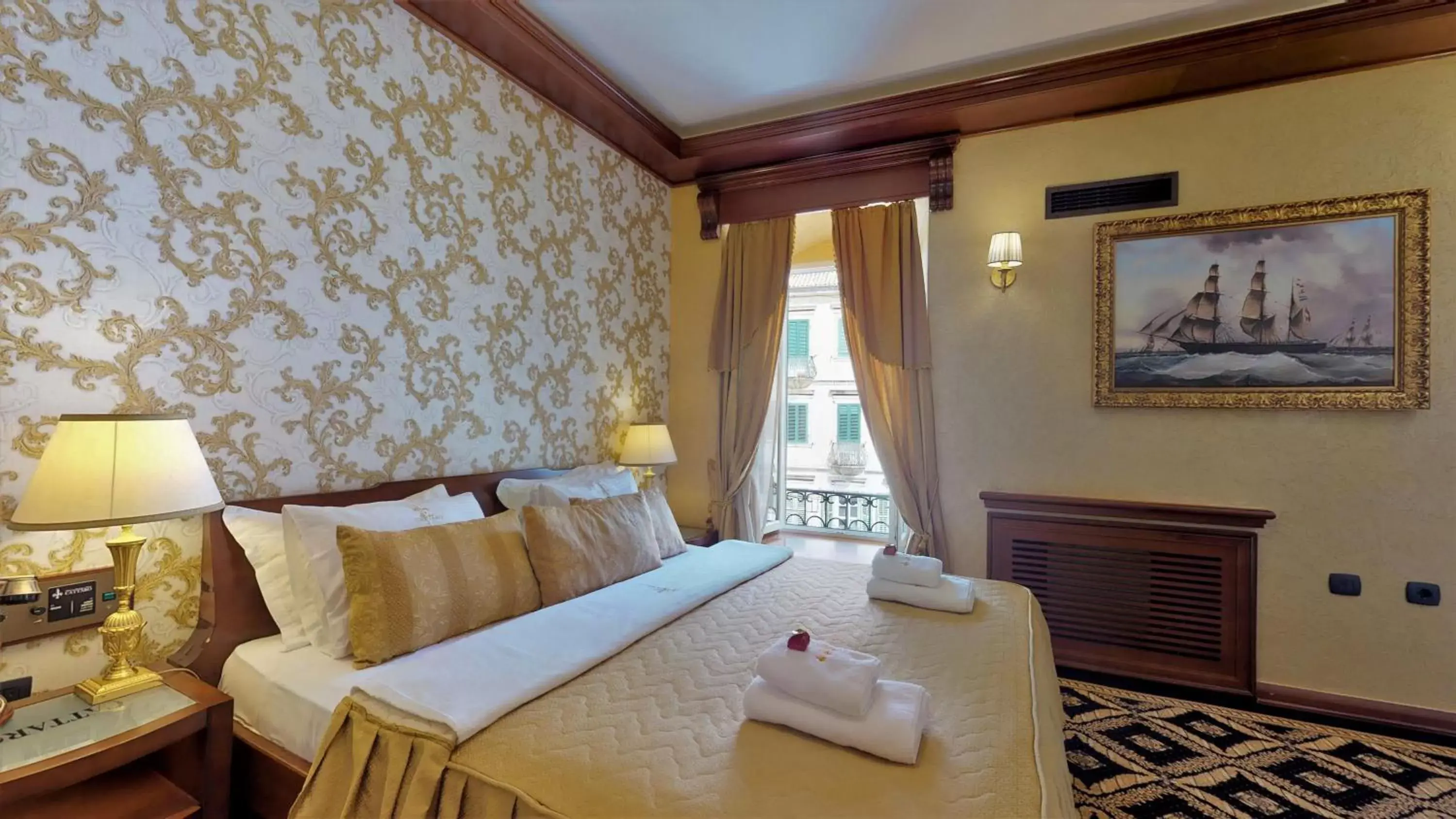Bed in Historic Boutique Hotel Cattaro