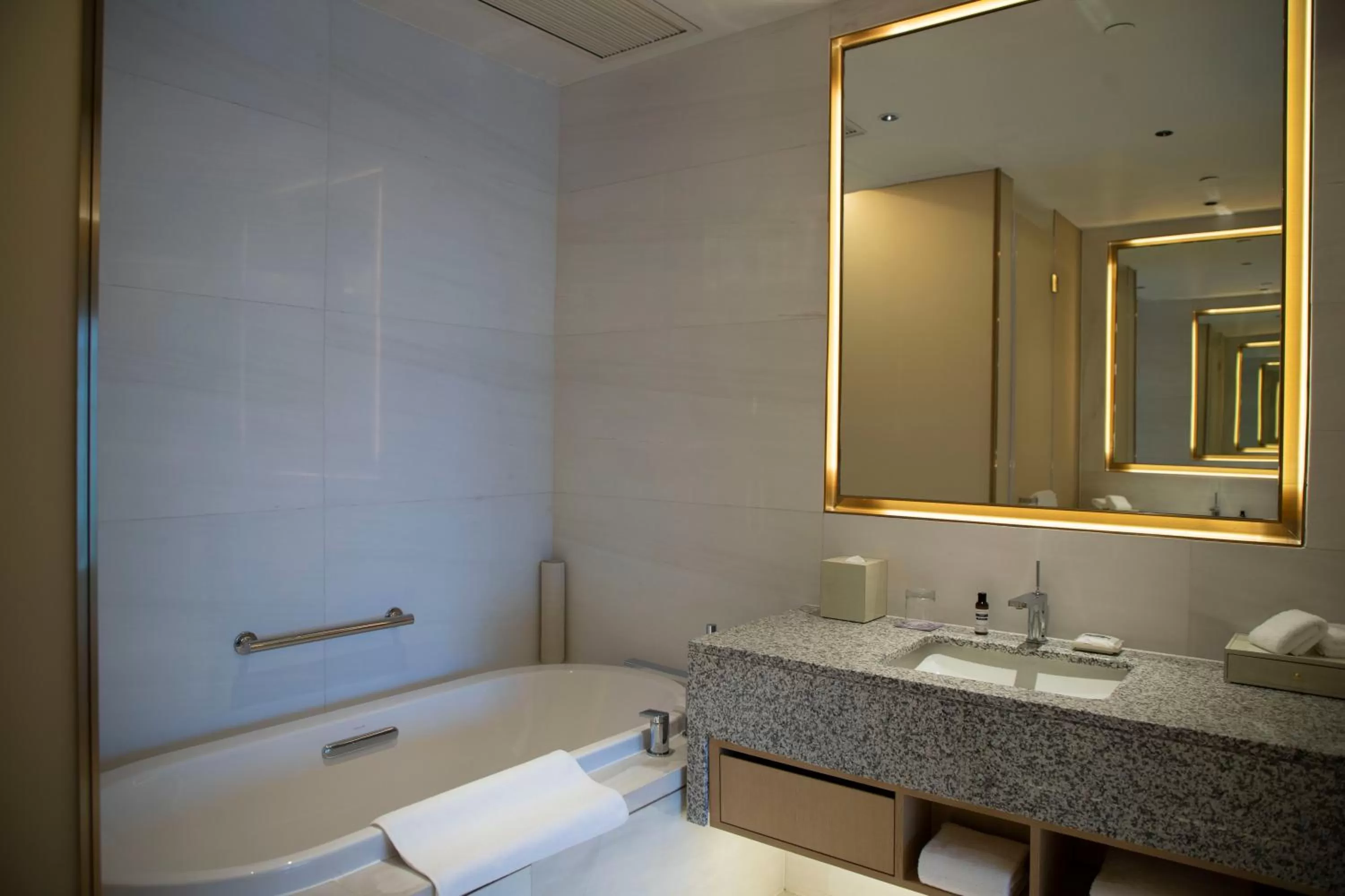 Hyatt Regency Ningbo Hangzhou Bay