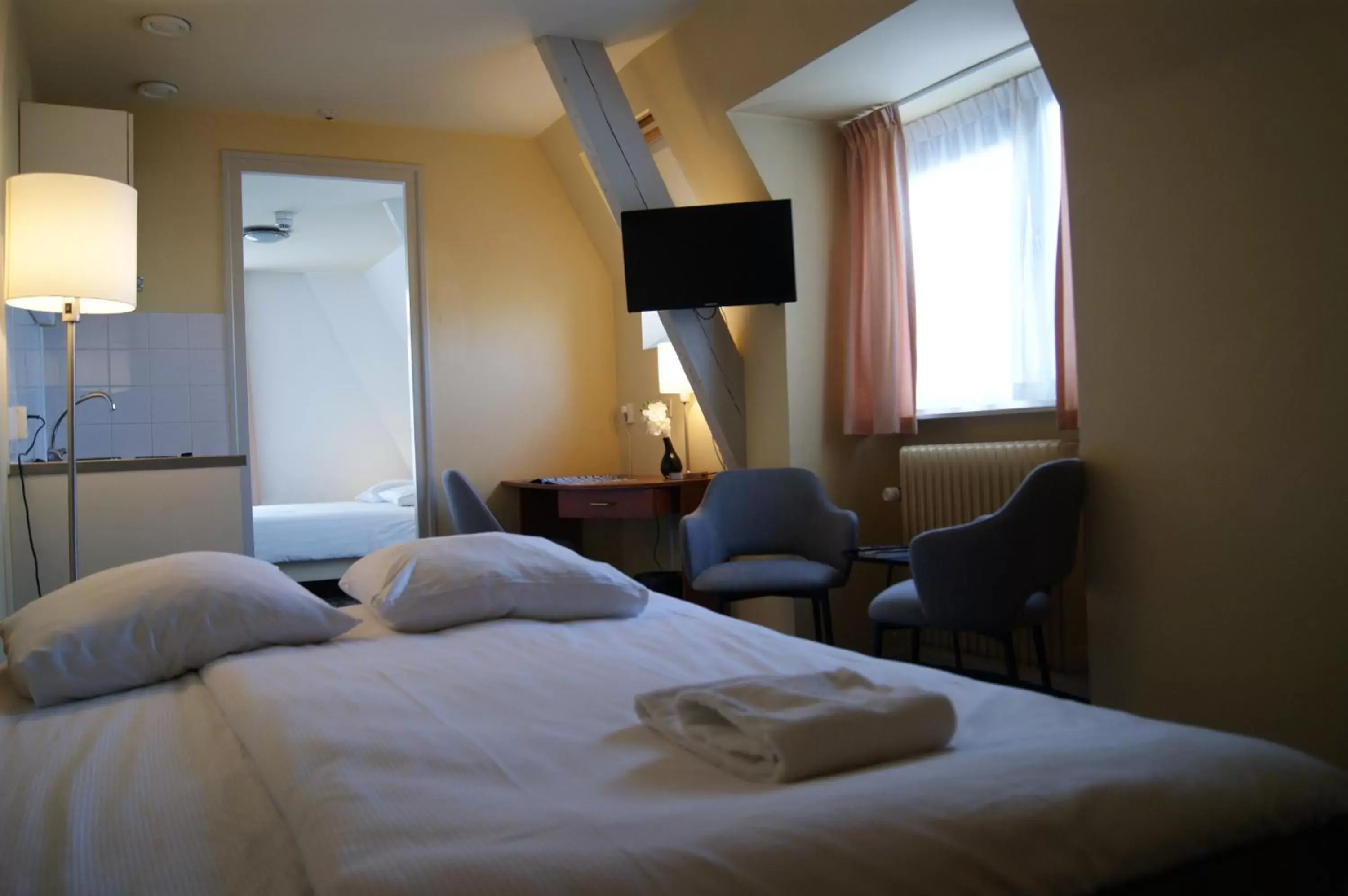 Photo of the whole room, Bed in Fletcher Hotel Gilde
