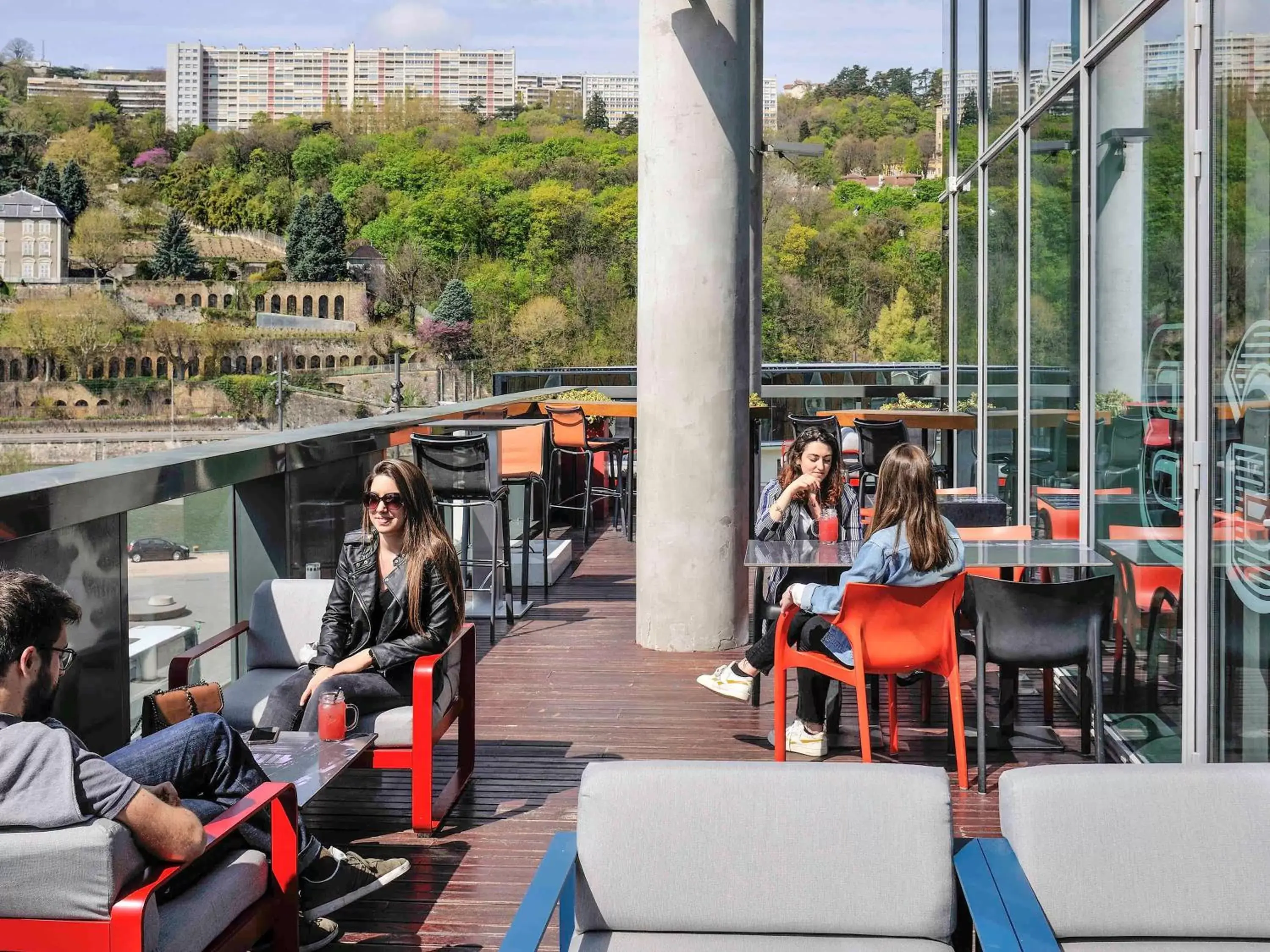 Lounge or bar, Restaurant/Places to Eat in Novotel Lyon Confluence