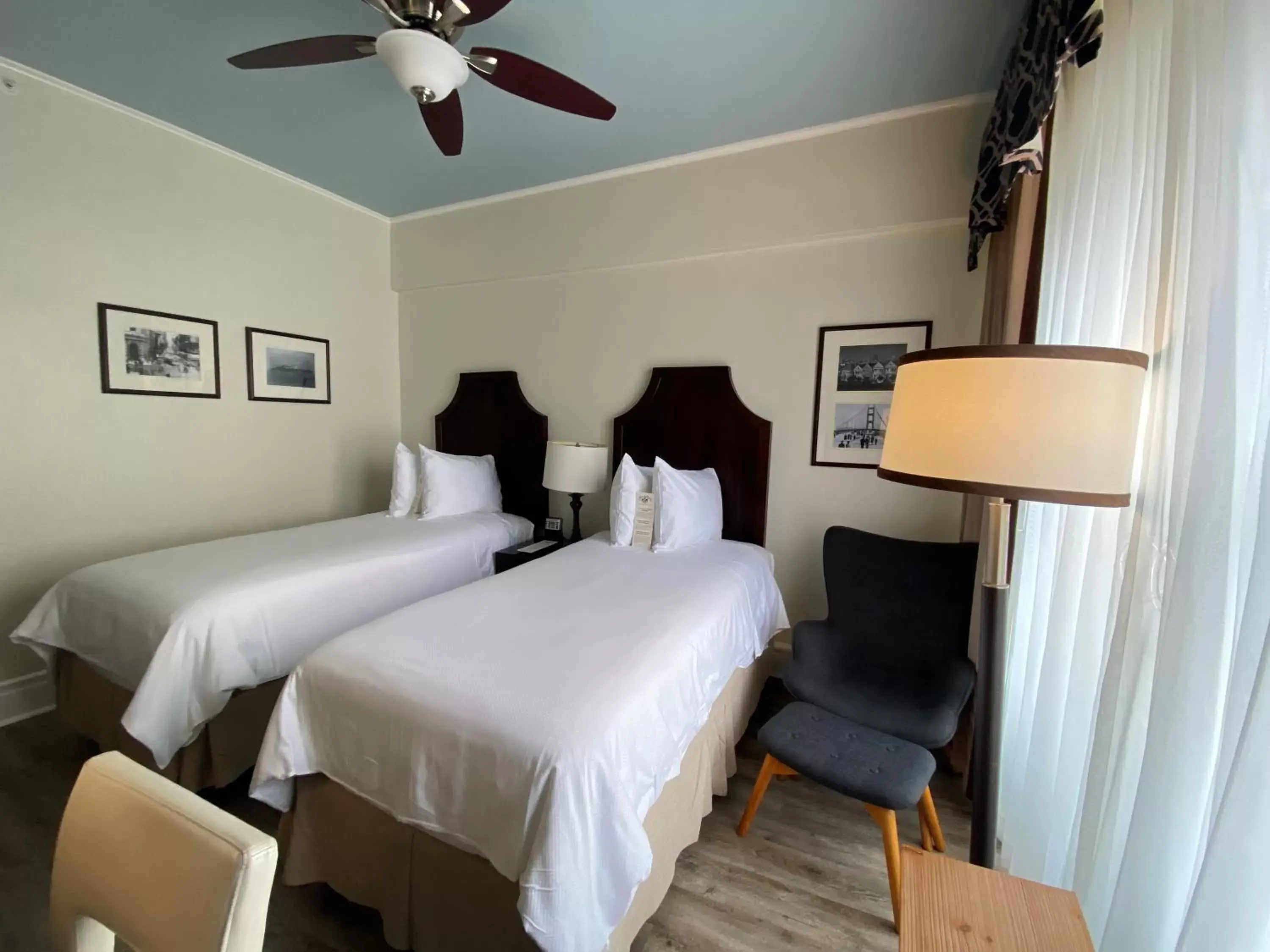 Bedroom, Bed in Chancellor Hotel on Union Square