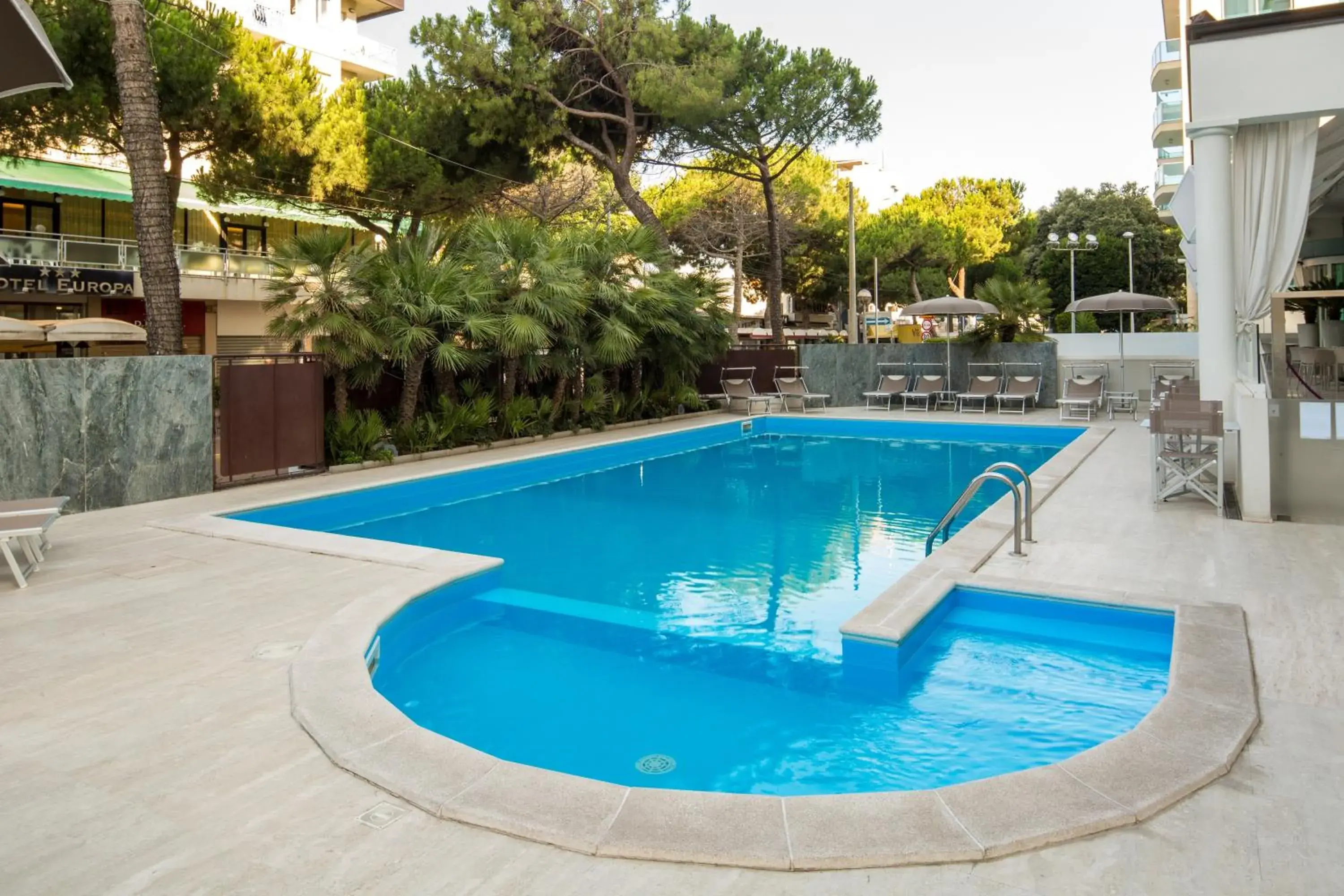 Swimming Pool in Hotel Continental