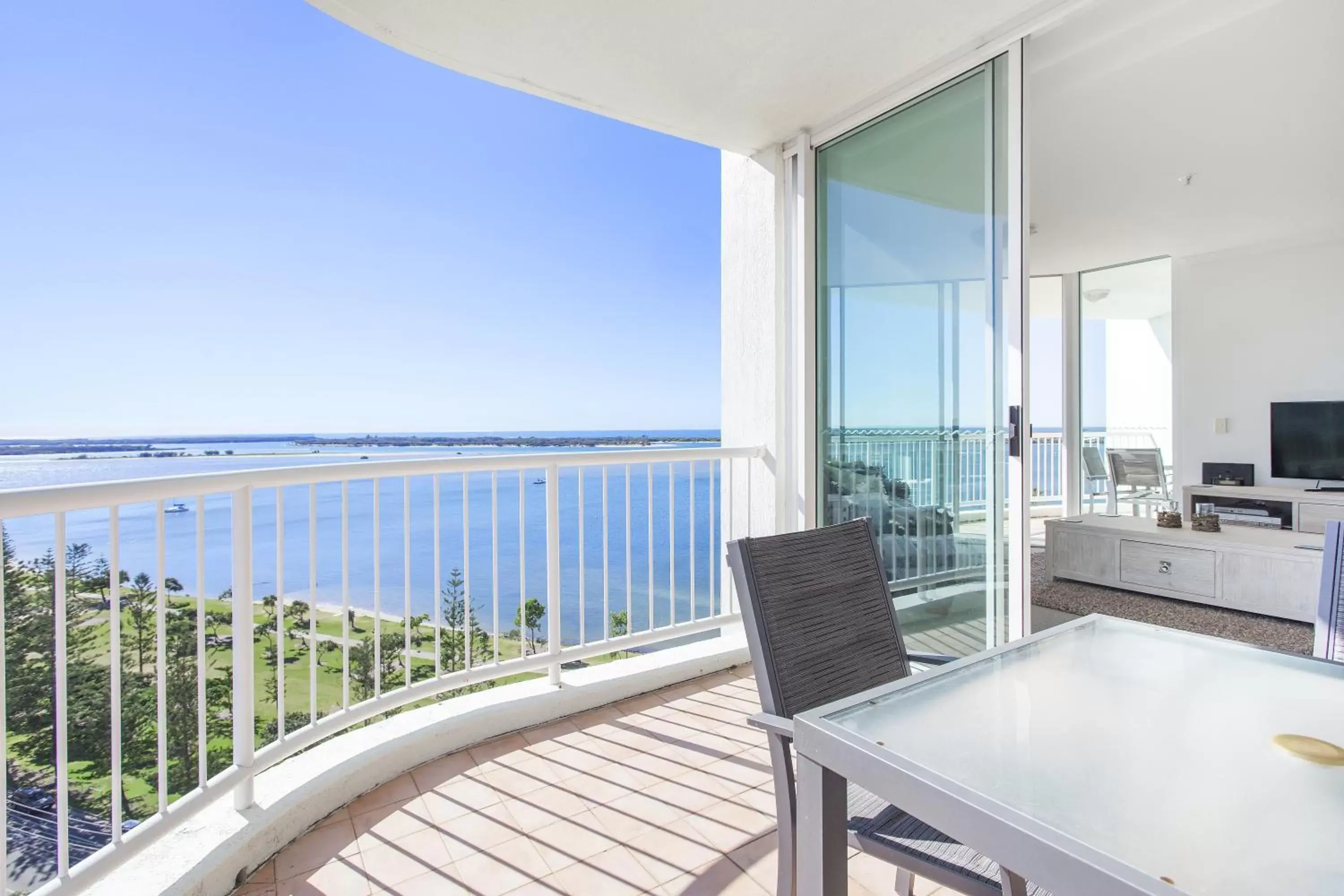 Balcony/Terrace, Sea View in Crystal Bay On The Broadwater