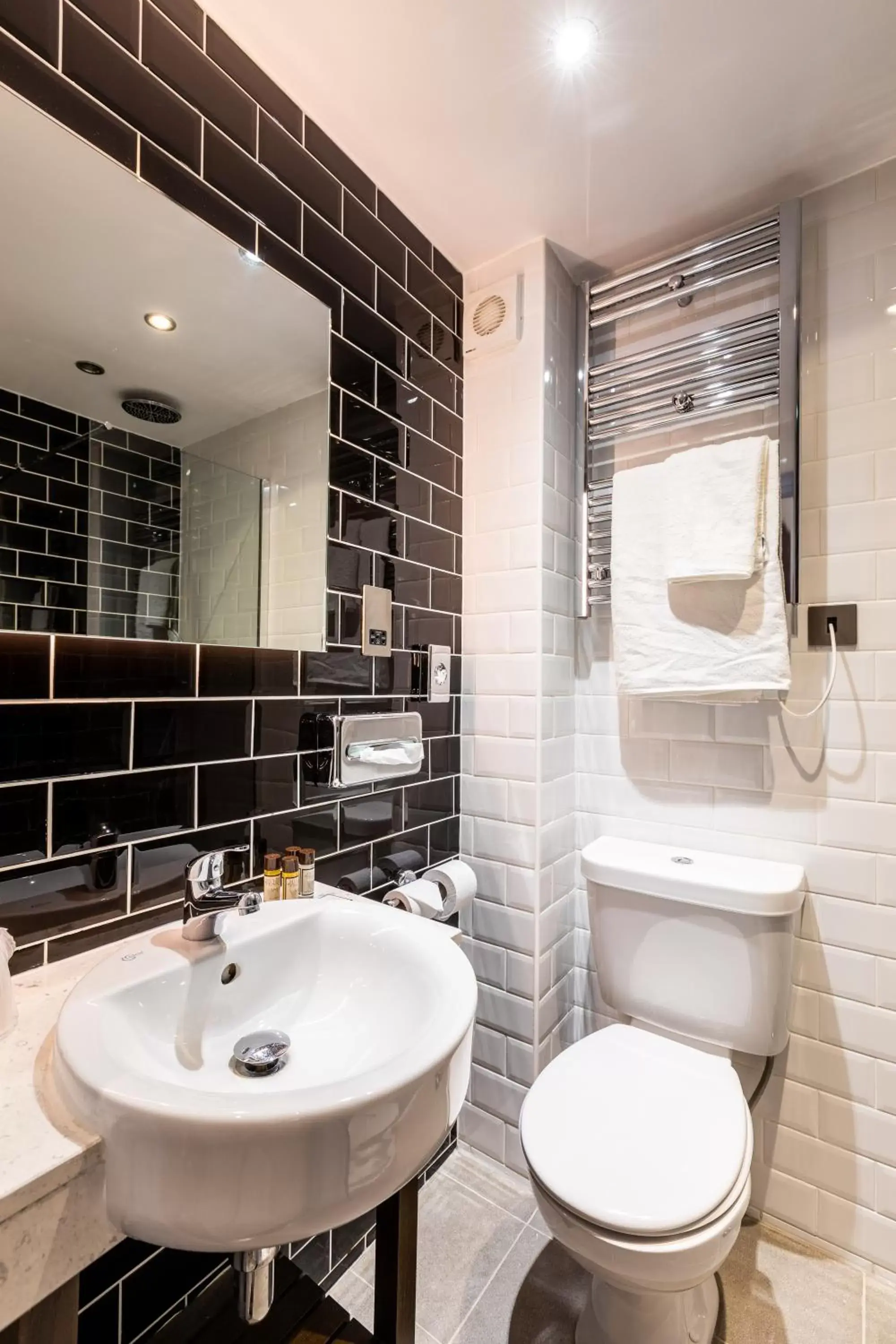 Toilet, Bathroom in Cairn Hotel & Apartments
