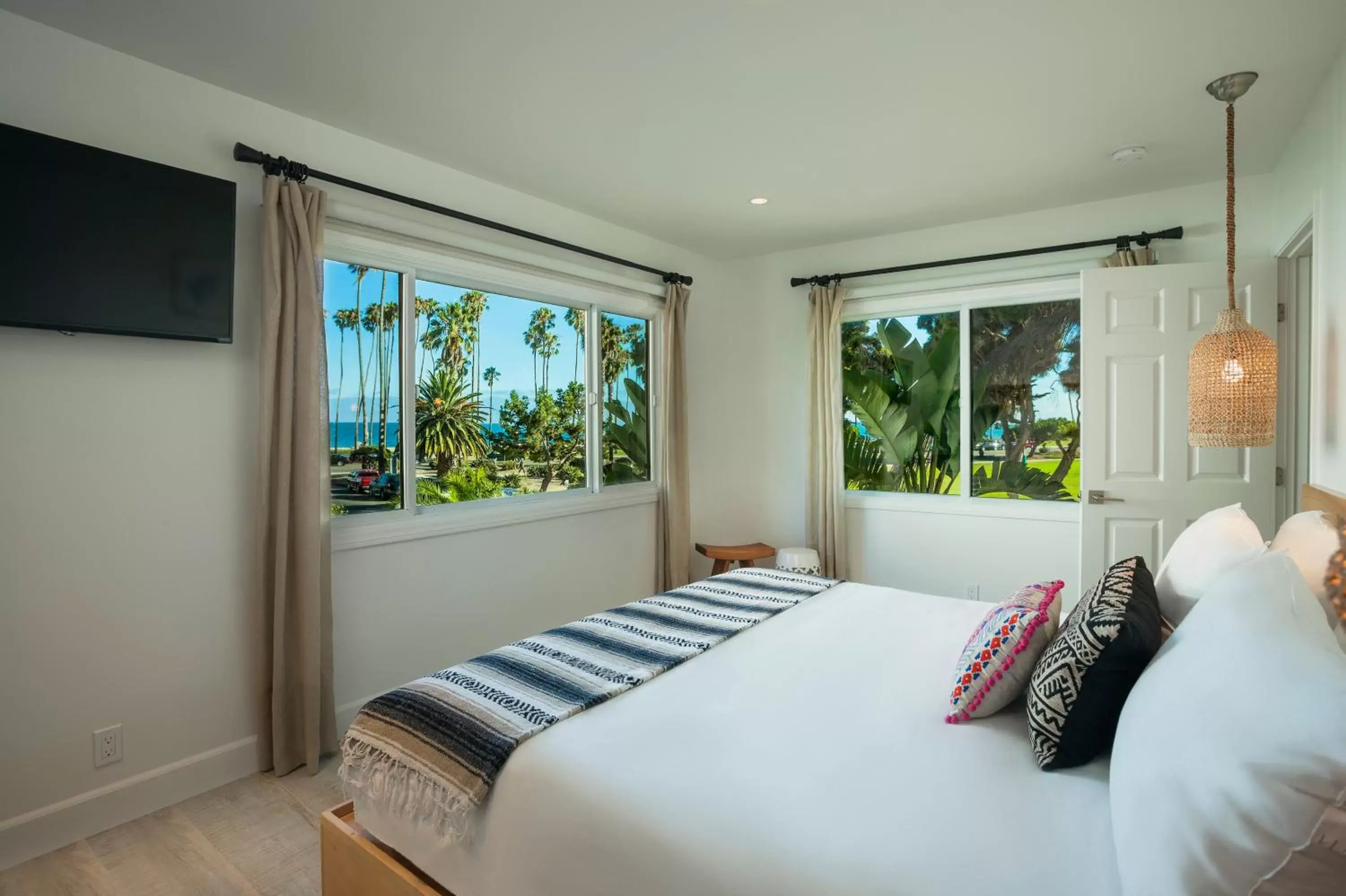 Bed in Blue Sands Inn, A Kirkwood Collection Hotel