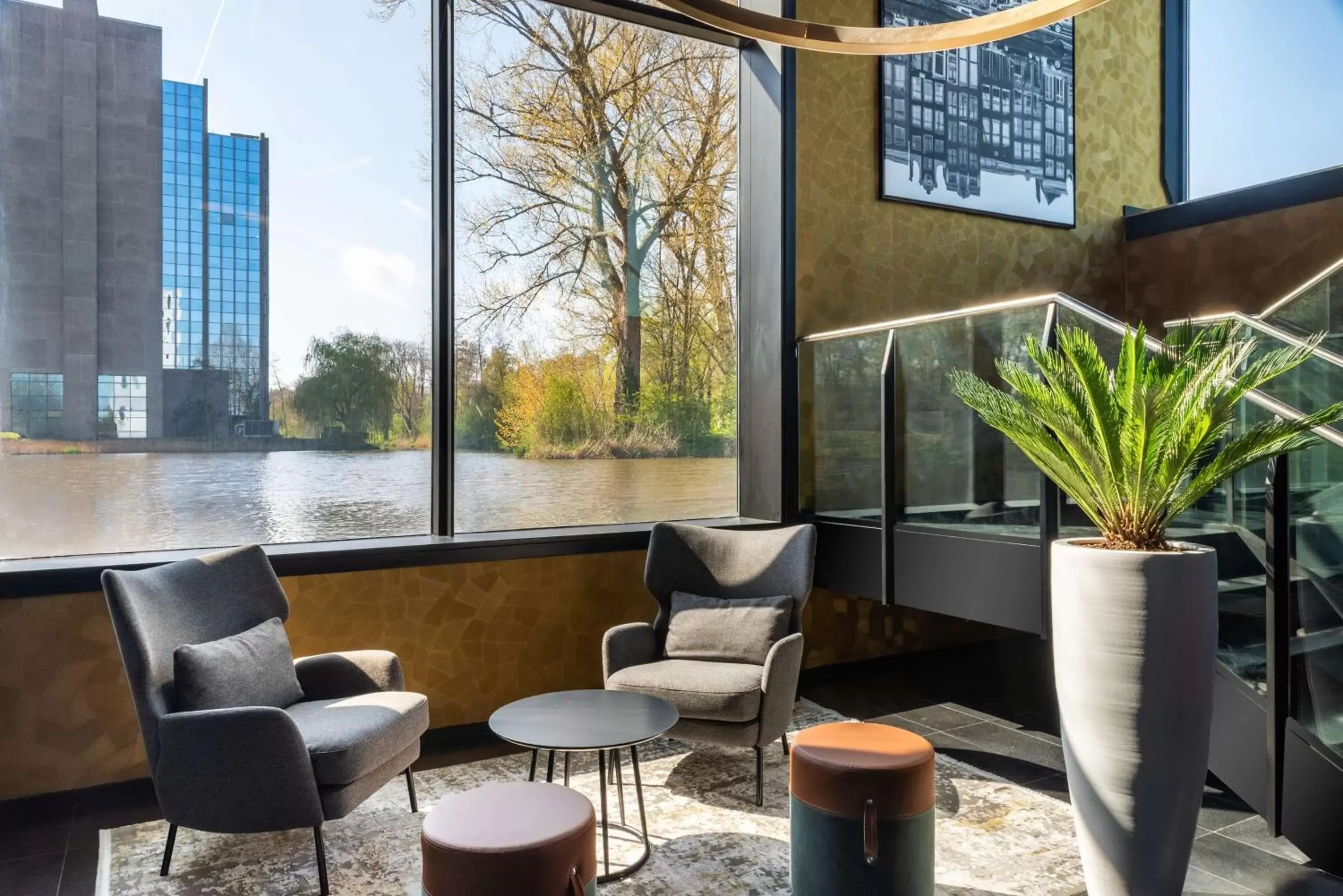 Lounge or bar in Radisson Hotel & Suites Amsterdam South