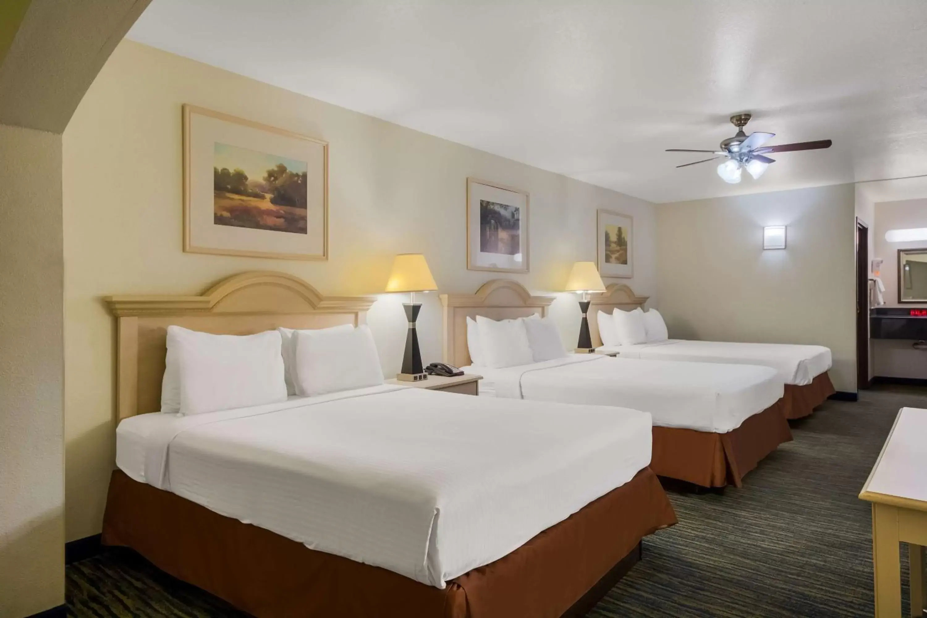 Bedroom, Bed in SureStay Hotel by Best Western Falfurrias